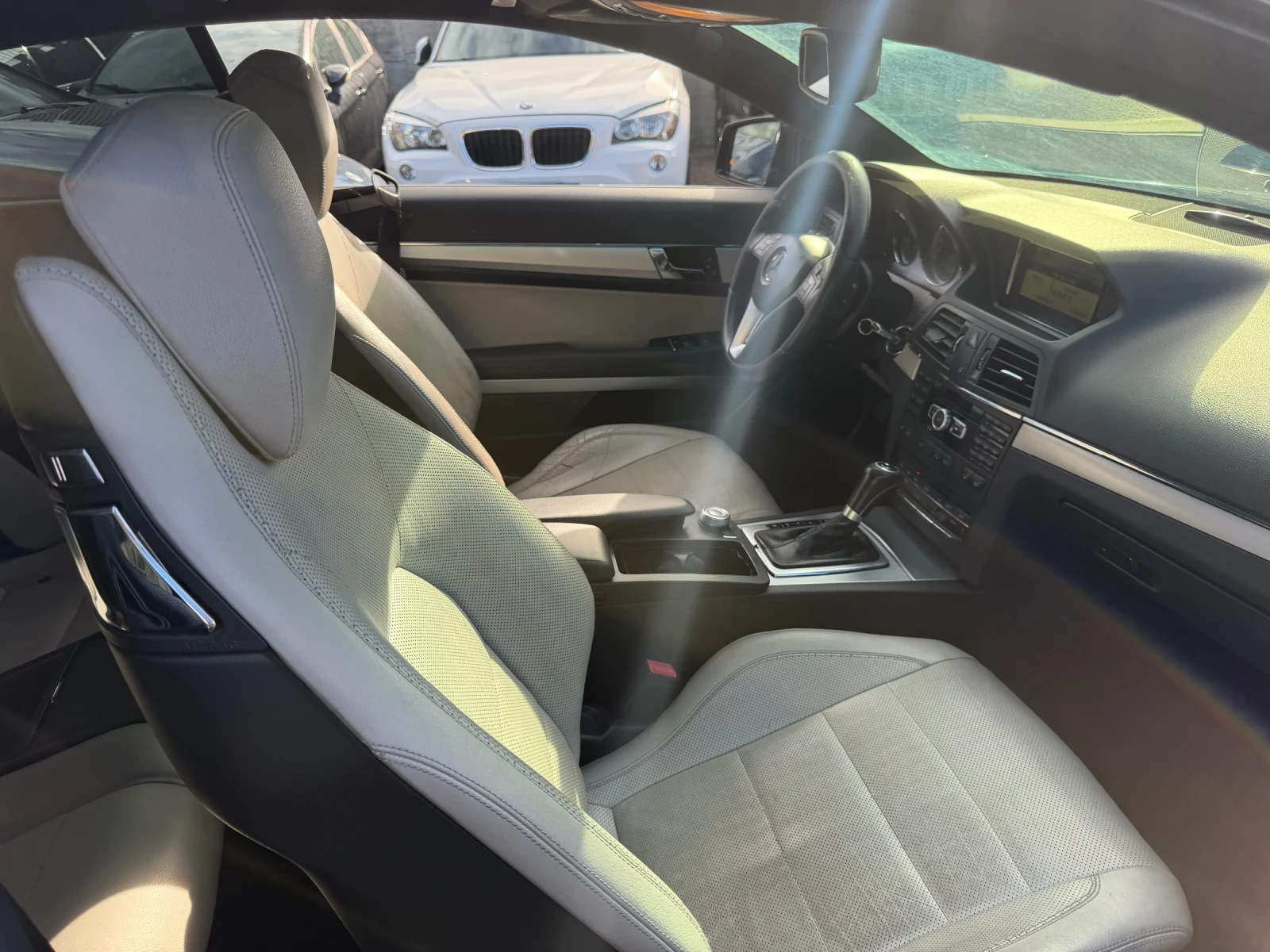 Mercedes-Benz E 250 Facelift AMG Distrinik Obdyhvane Panorama Kamera , снимка 10 - Автомобили и джипове - 53990241