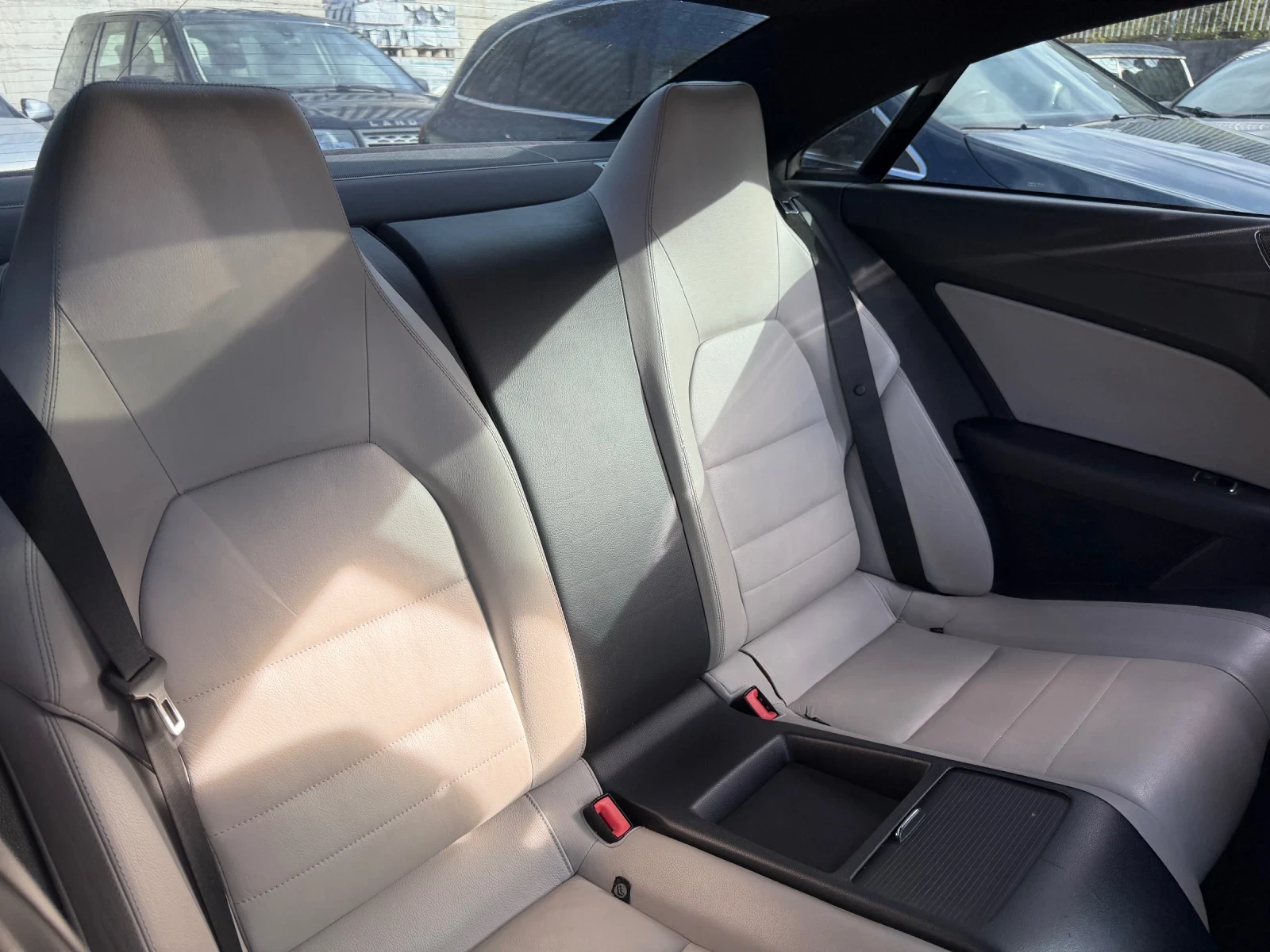 Mercedes-Benz E 250 Facelift AMG Distrinik Obdyhvane Panorama Kamera , снимка 11 - Автомобили и джипове - 53990241