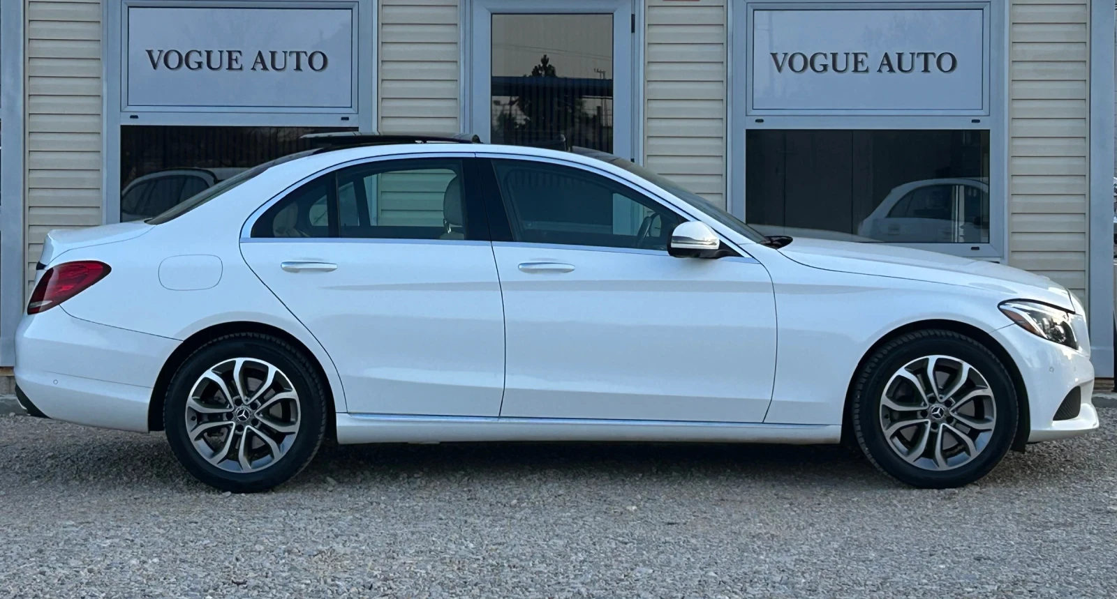 Mercedes-Benz C 300 4MATIC* PANO* 360* KEYLESS* MEMORY, снимка 5 - Автомобили и джипове - 54066905