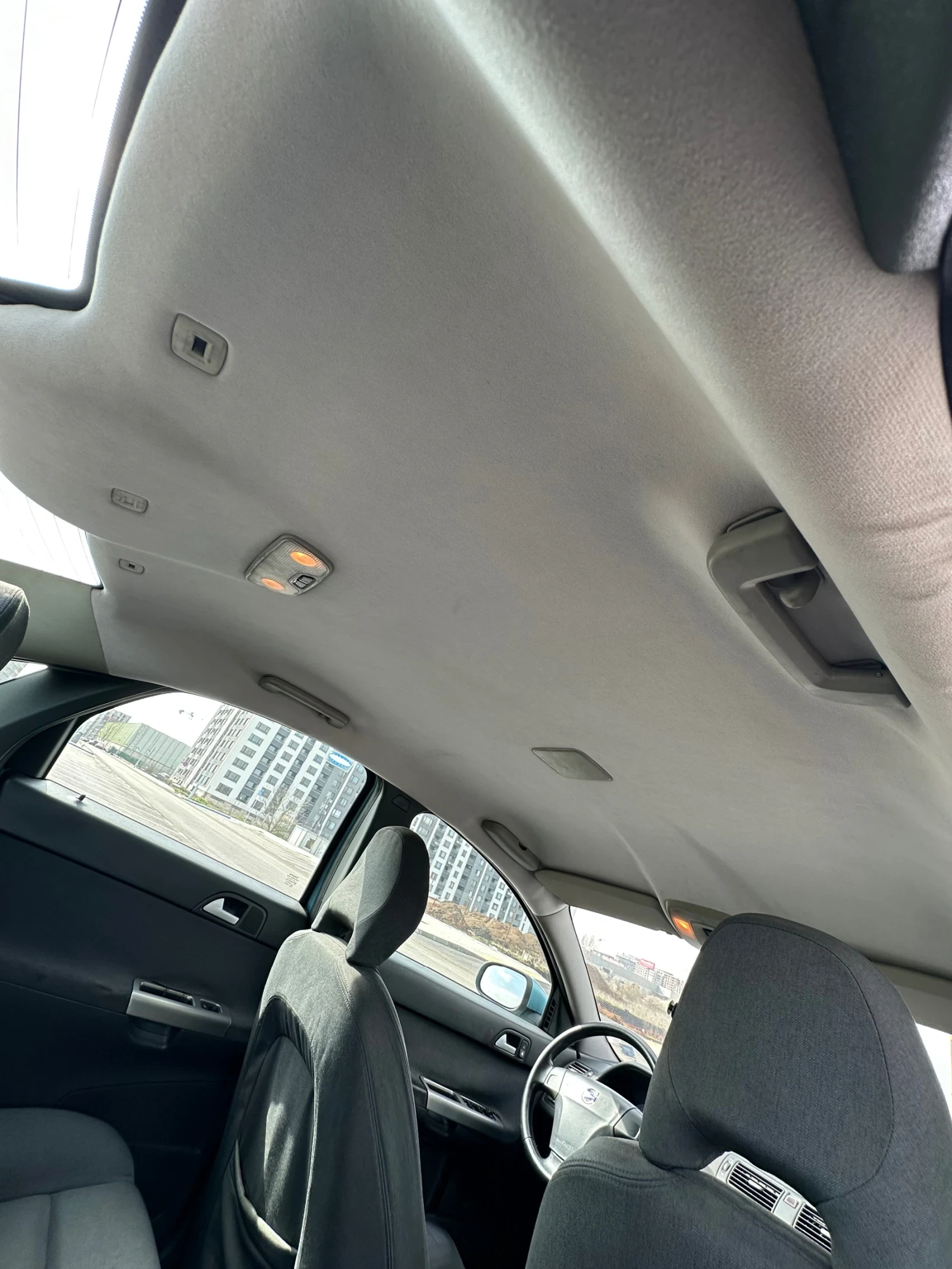 Volvo C40, снимка 8 - Автомобили и джипове - 54088957