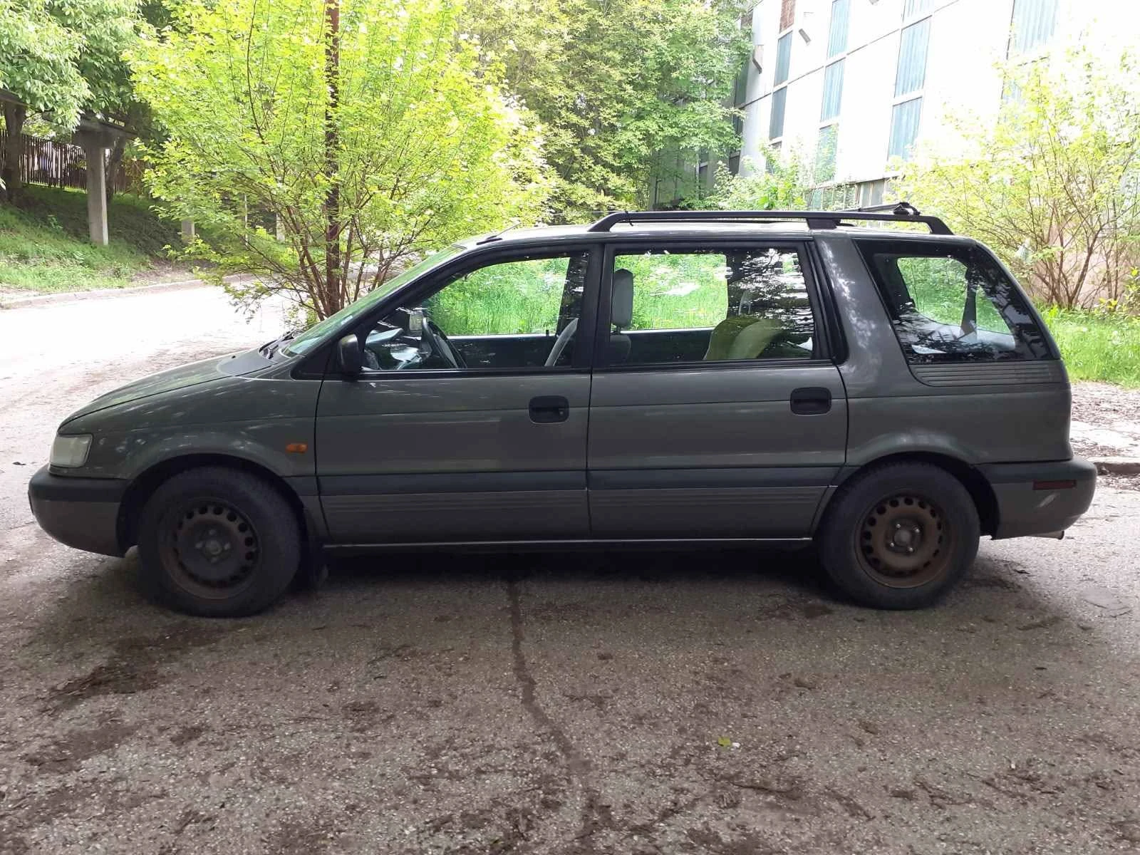 Mitsubishi Space wagon, снимка 2 - Автомобили и джипове - 54140399