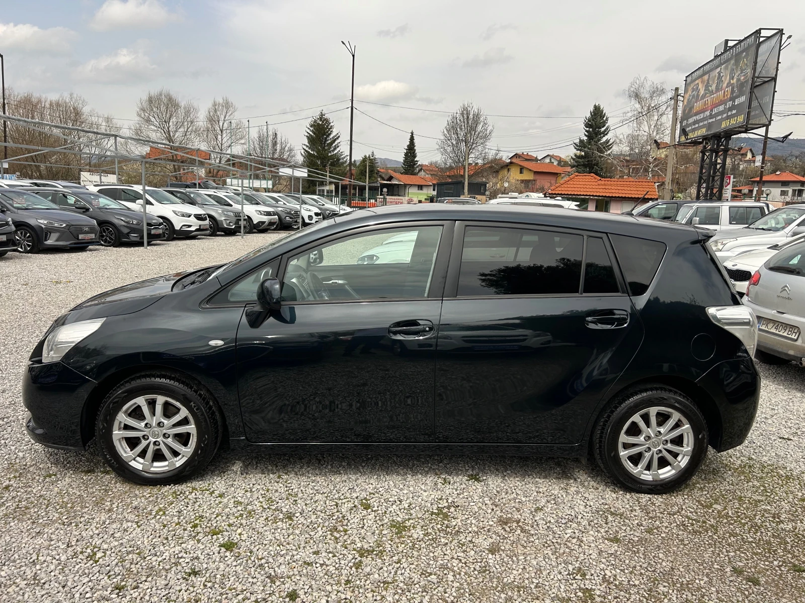 Toyota Verso 2.0D4D EURO5B 7M, снимка 4 - Автомобили и джипове - 54208520