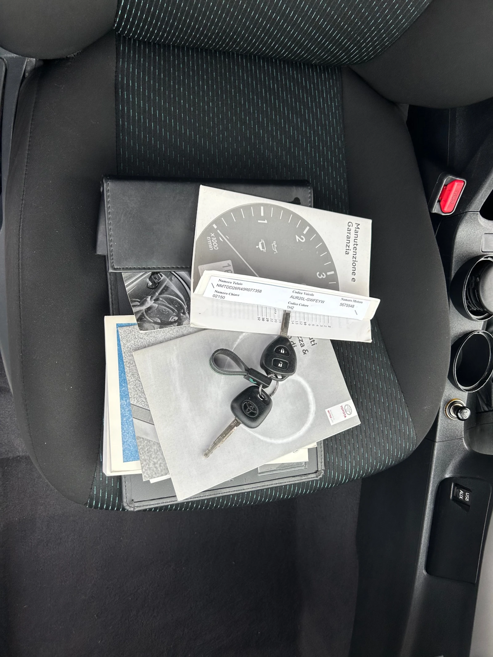 Toyota Verso 2.0D4D EURO5B 7M, снимка 16 - Автомобили и джипове - 54208520