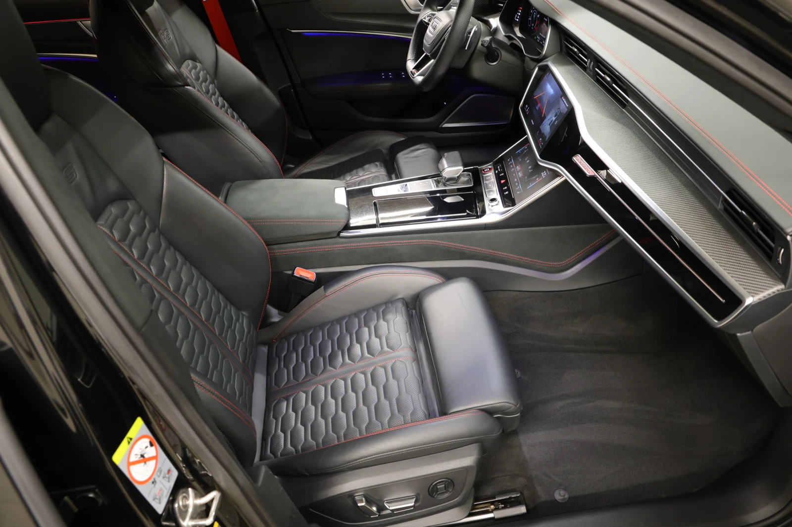 Audi Rs6 4.0 TFSI Quattro Avant Ceramic, B/O, снимка 14 - Автомобили и джипове - 54450925