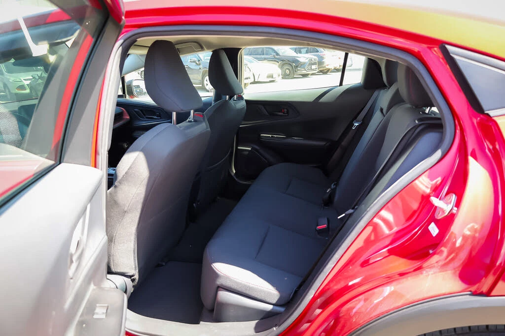 Toyota Prius  SE FWD, снимка 16 - Автомобили и джипове - 54876168