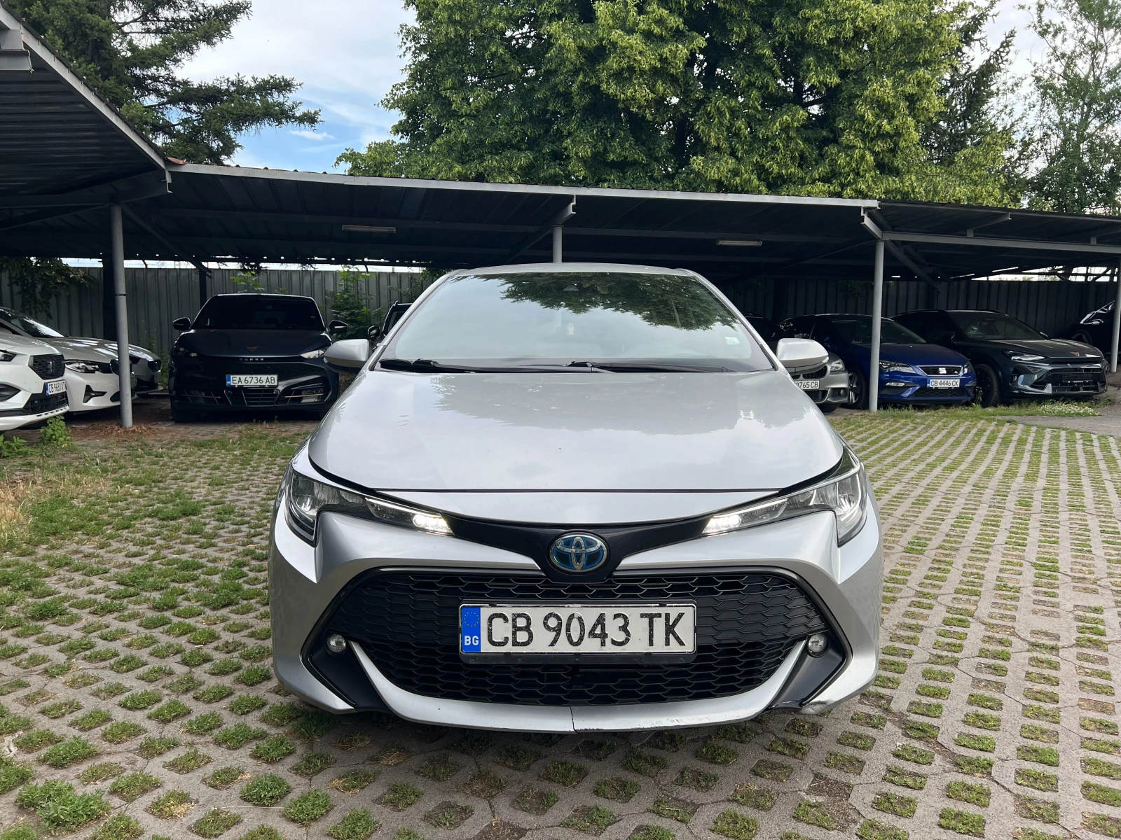 Toyota Corolla 1.8 HYBRID, снимка 2 - Автомобили и джипове - 54944858