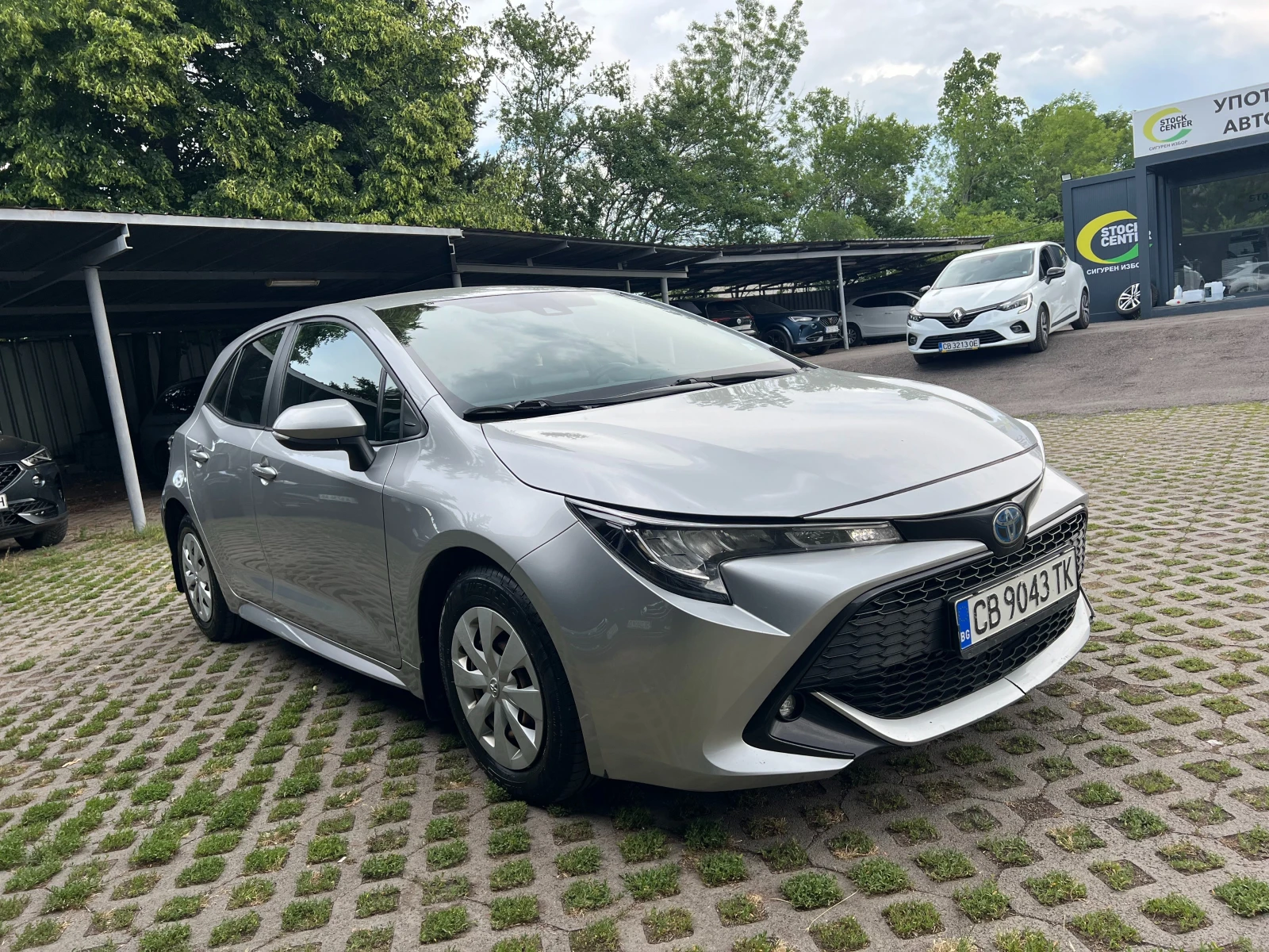 Toyota Corolla 1.8 HYBRID, снимка 7 - Автомобили и джипове - 54944858
