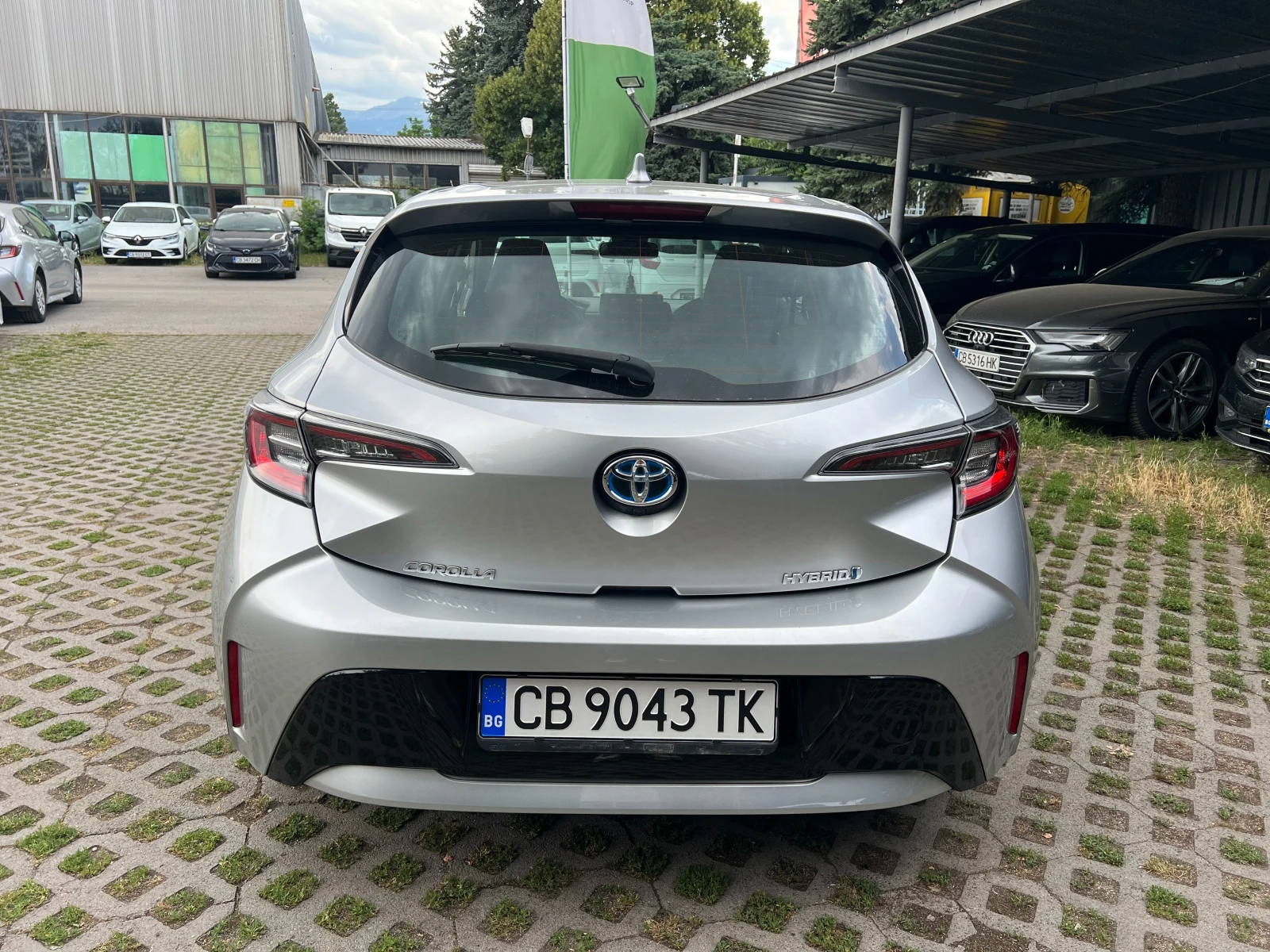 Toyota Corolla 1.8 HYBRID, снимка 5 - Автомобили и джипове - 54944858