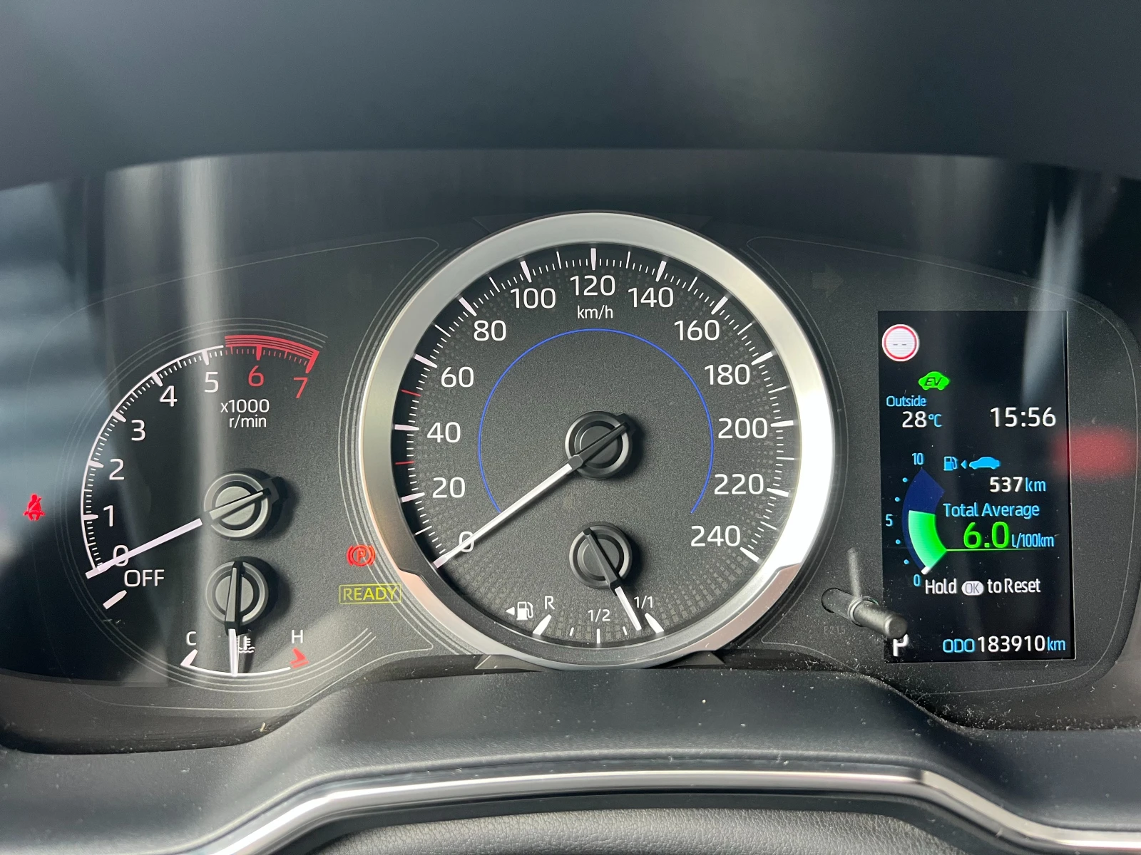 Toyota Corolla 1.8 HYBRID, снимка 10 - Автомобили и джипове - 54944858