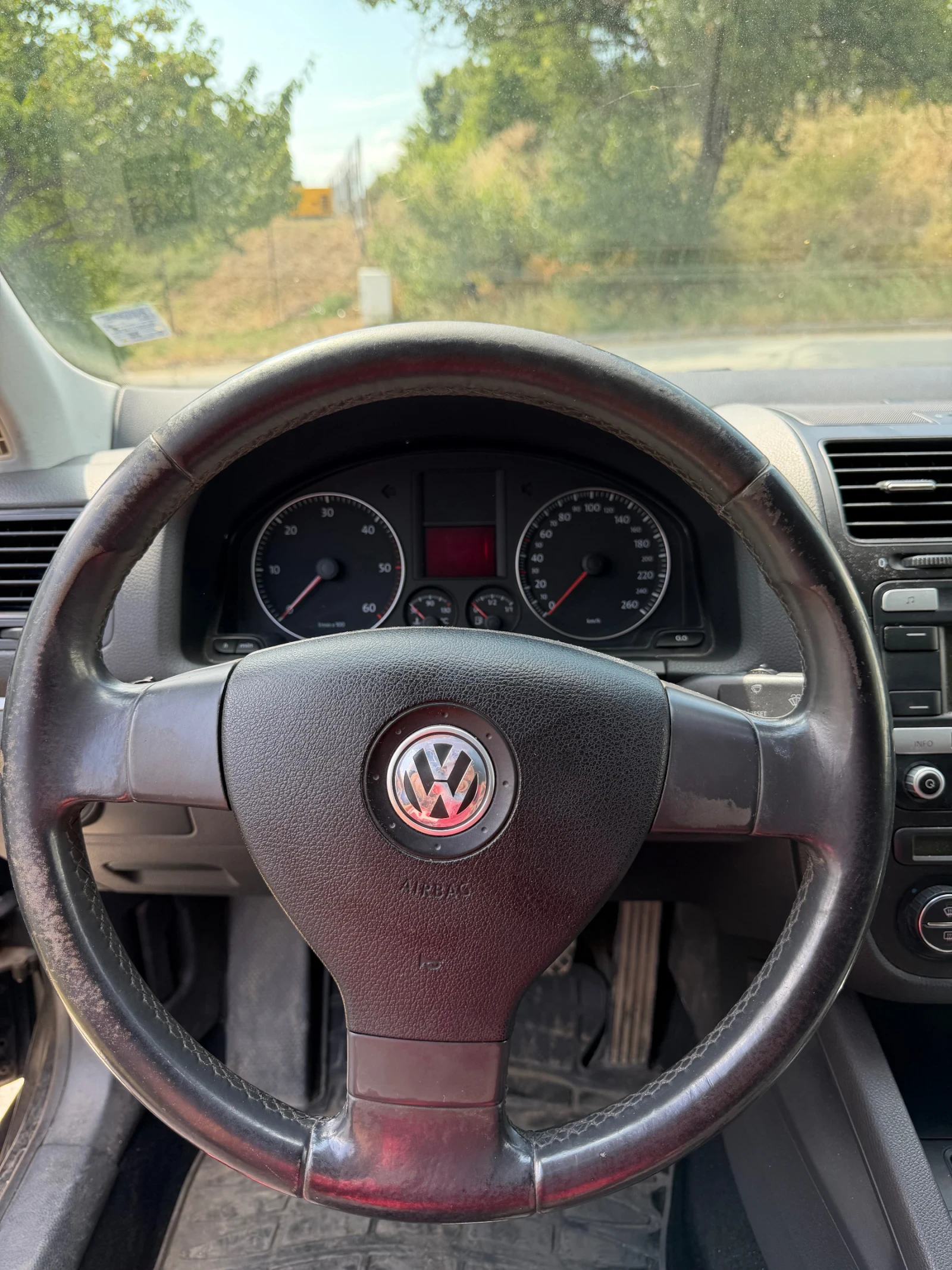 VW Jetta 5, снимка 8 - Автомобили и джипове - 55162455