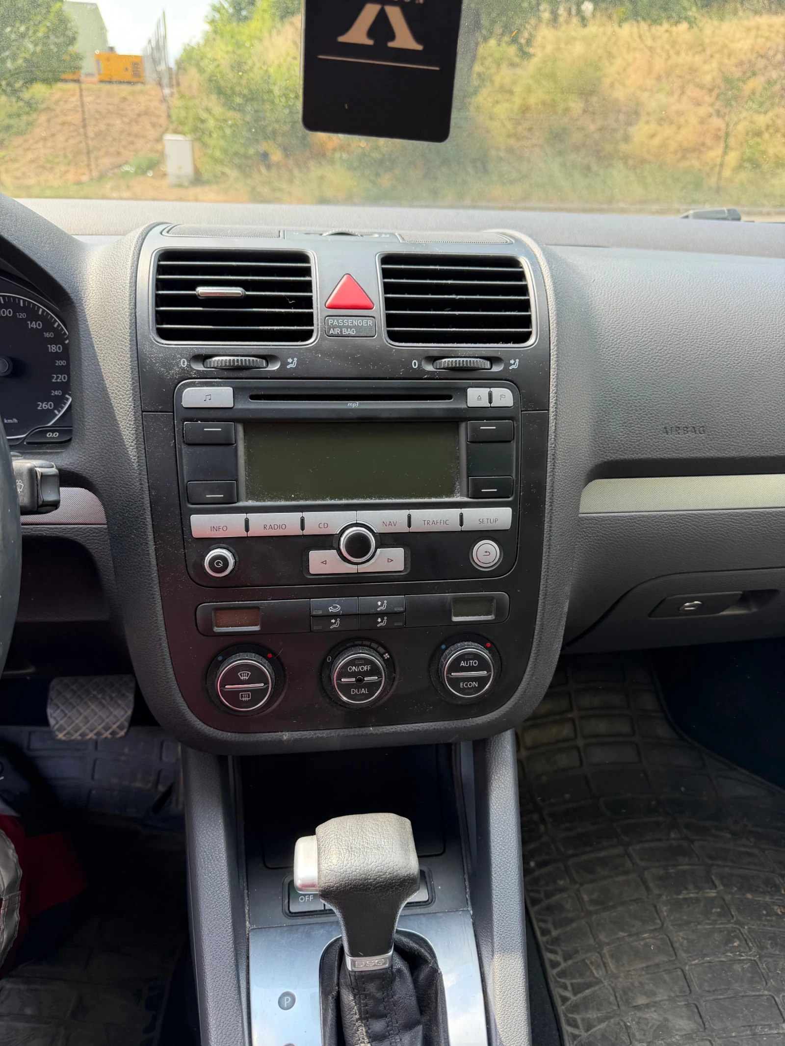 VW Jetta 5, снимка 9 - Автомобили и джипове - 55162455