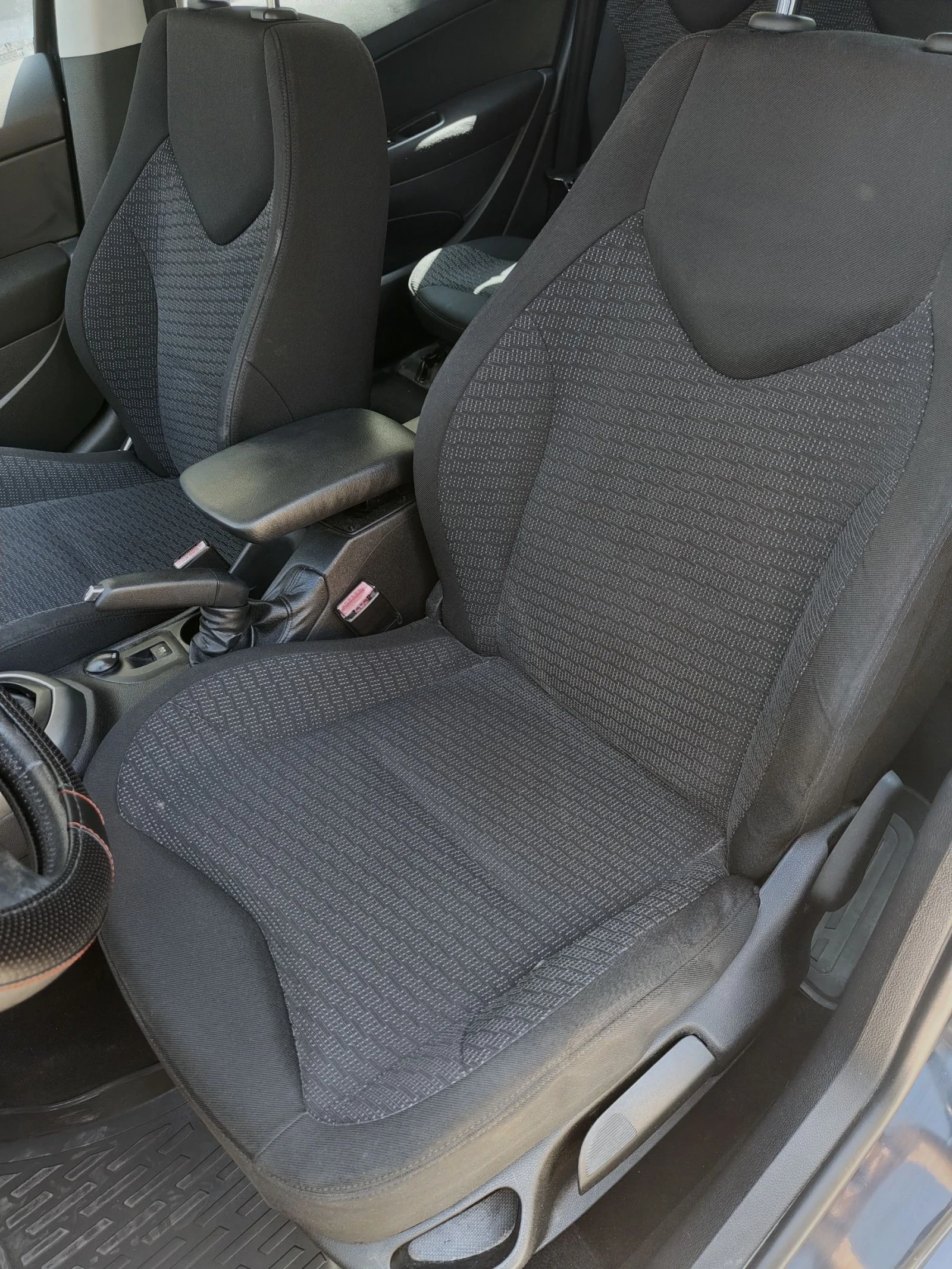 Peugeot 308 308 SW 1.6 HDi 109 к.с., панорамен покрив, снимка 14 - Автомобили и джипове - 55423009