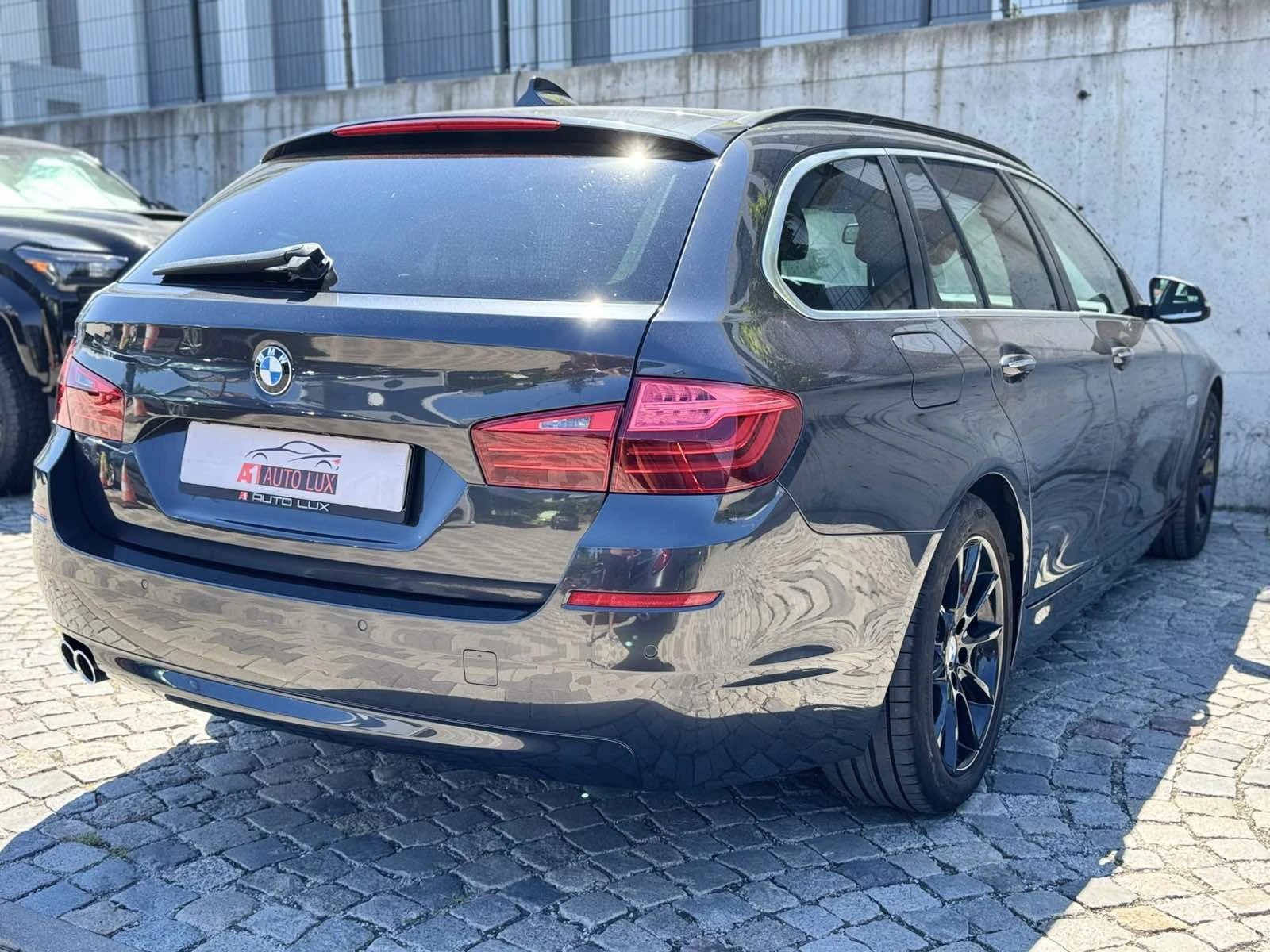 BMW 520 Auto/Navi/HeadUP/Xenon/Multy/Full Service BMW!!!, снимка 2 - Автомобили и джипове - 55568086