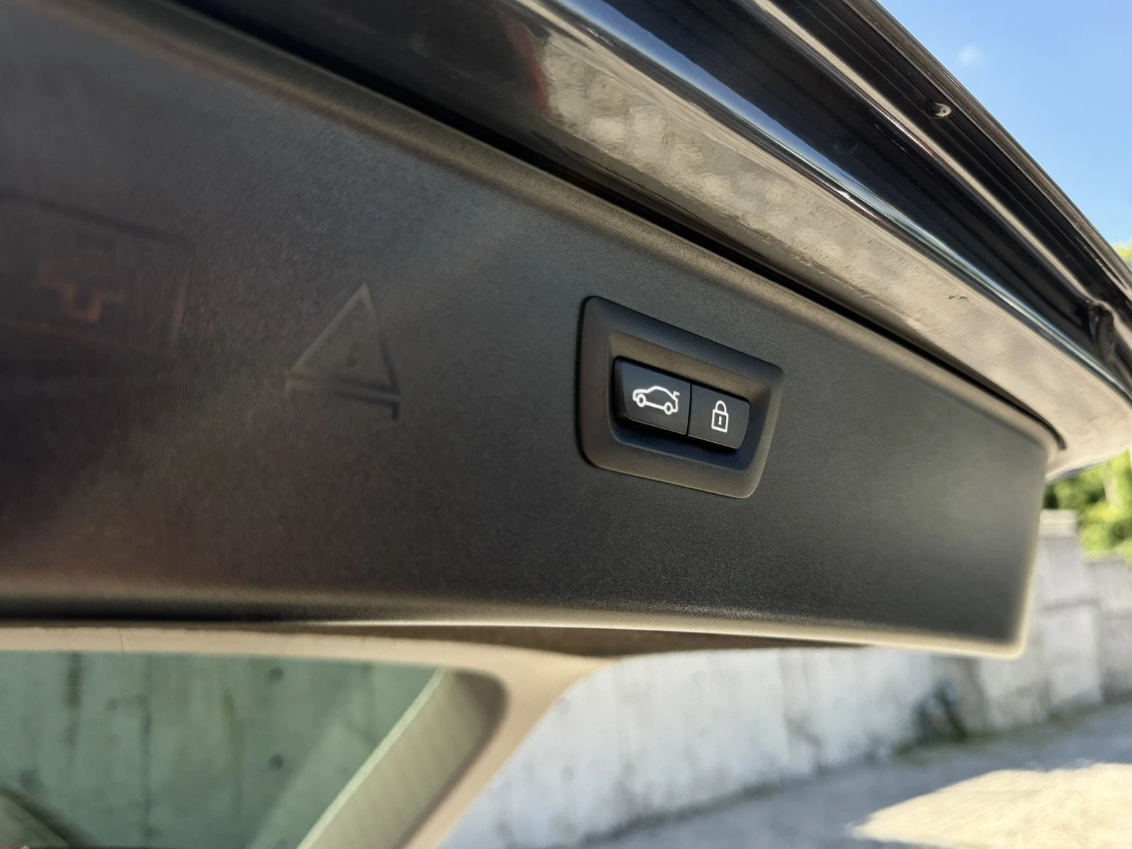 BMW 520 Auto/Navi/HeadUP/Xenon/Multy/Full Service BMW!!!, снимка 15 - Автомобили и джипове - 55568086