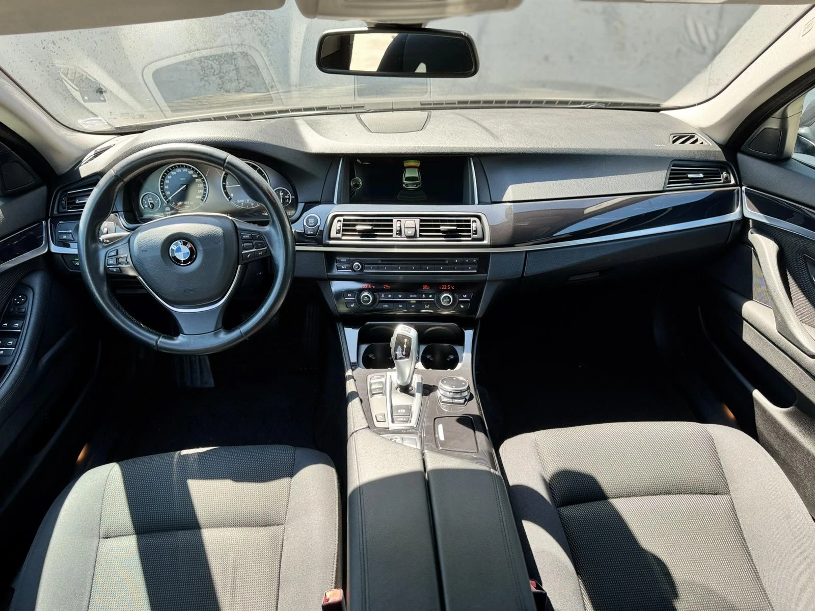 BMW 520 Auto/Navi/HeadUP/Xenon/Multy/Full Service BMW!!!, снимка 7 - Автомобили и джипове - 55568086
