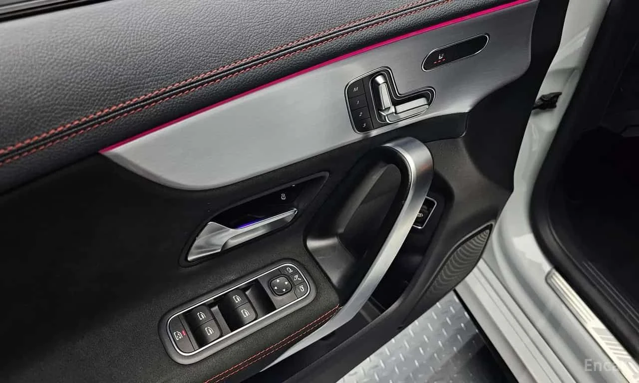 Mercedes-Benz CLA 45 AMG AMG 45 S 4MATIC+ , снимка 16 - Автомобили и джипове - 55572076