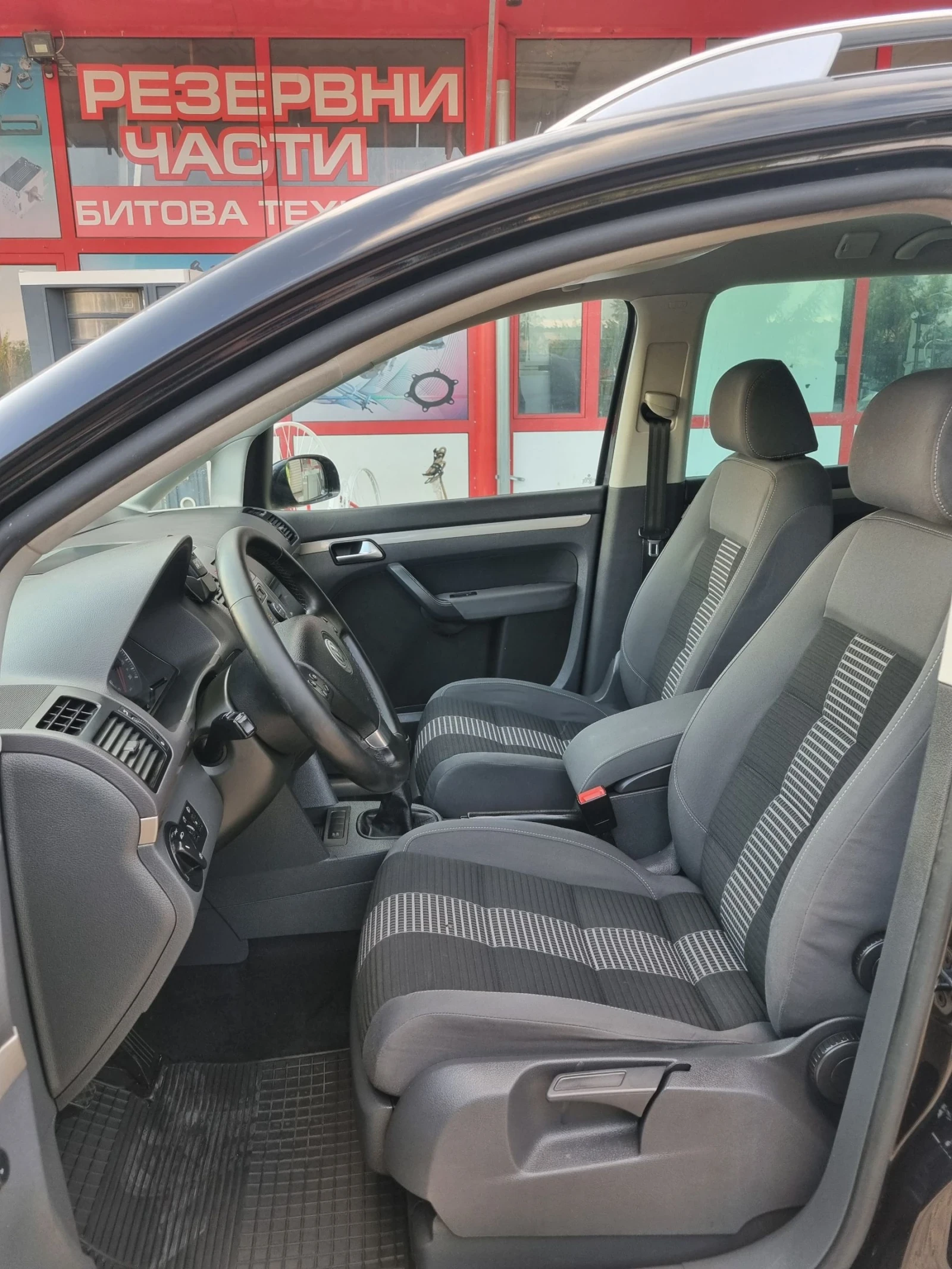 VW Touran 2.0tdi 140 коня BMM 8 клапана, снимка 9 - Автомобили и джипове - 55589902