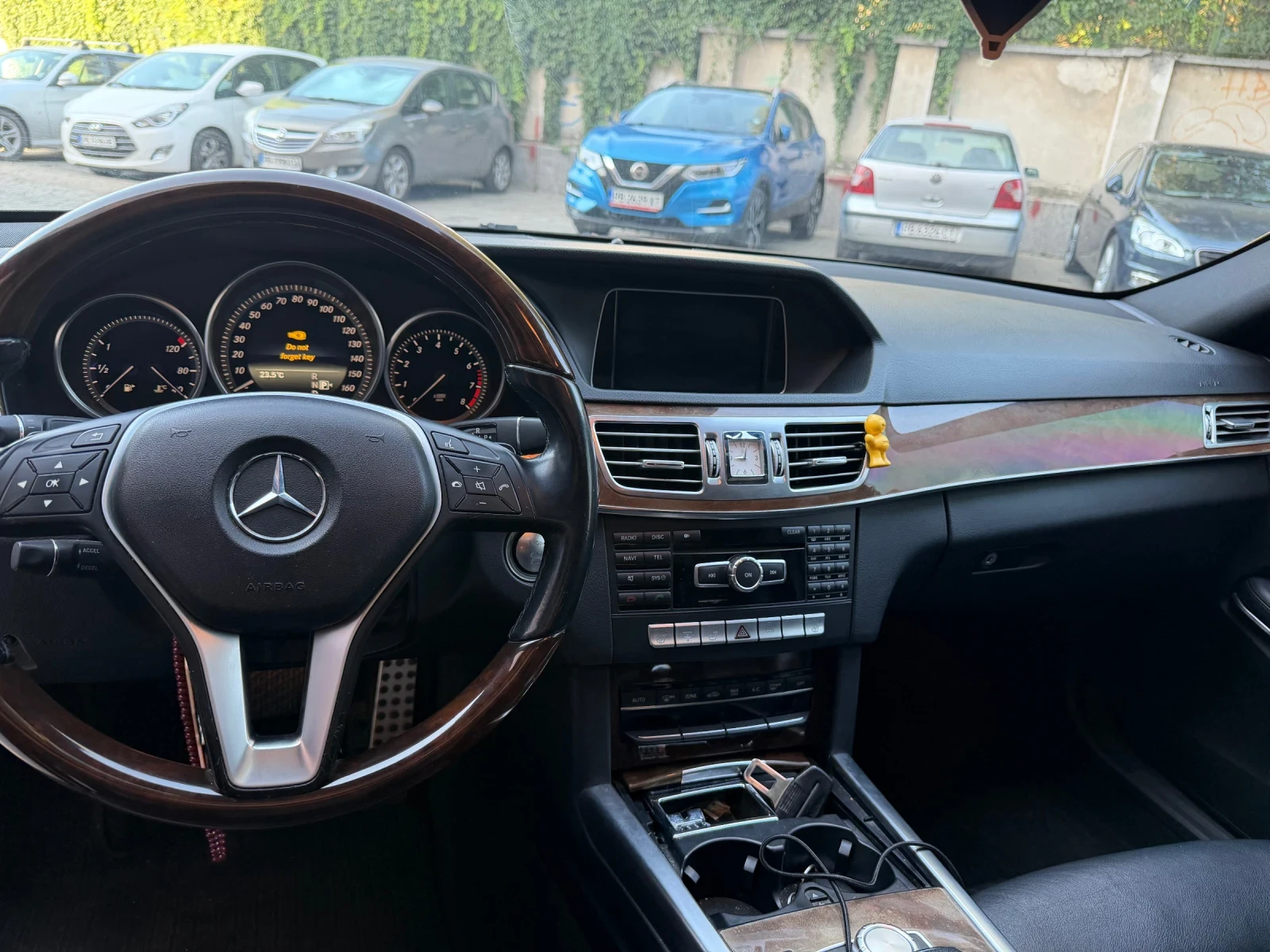 Mercedes-Benz E 350 4Matic AMG, снимка 10 - Автомобили и джипове - 55882310