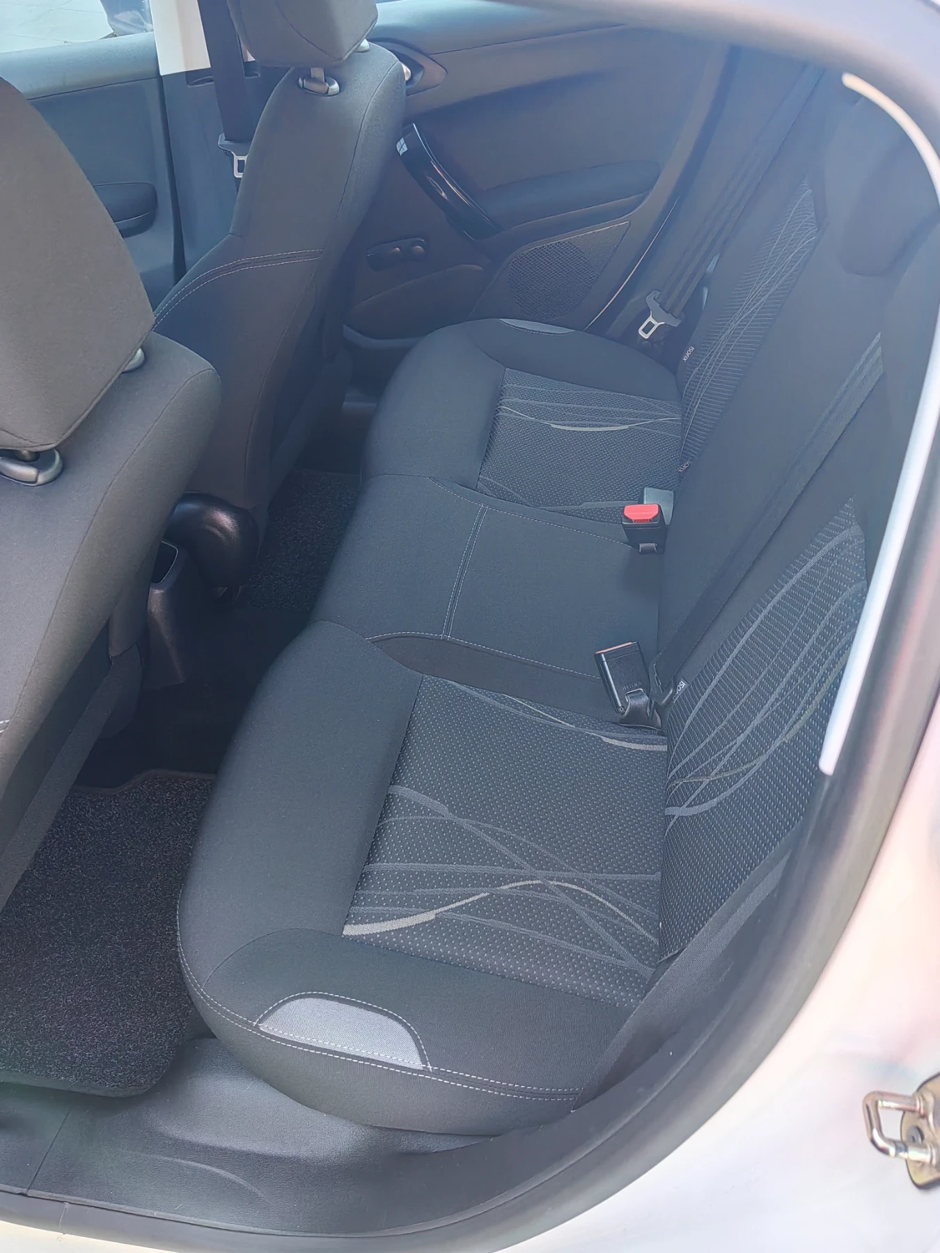 Peugeot 208 | Mobile.bg � ����������� 7