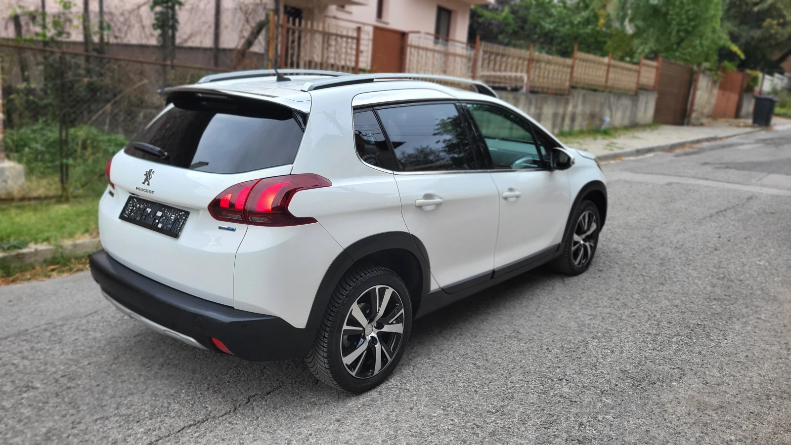 Peugeot 2008 1.6HDI, снимка 4 - Автомобили и джипове - 56221984