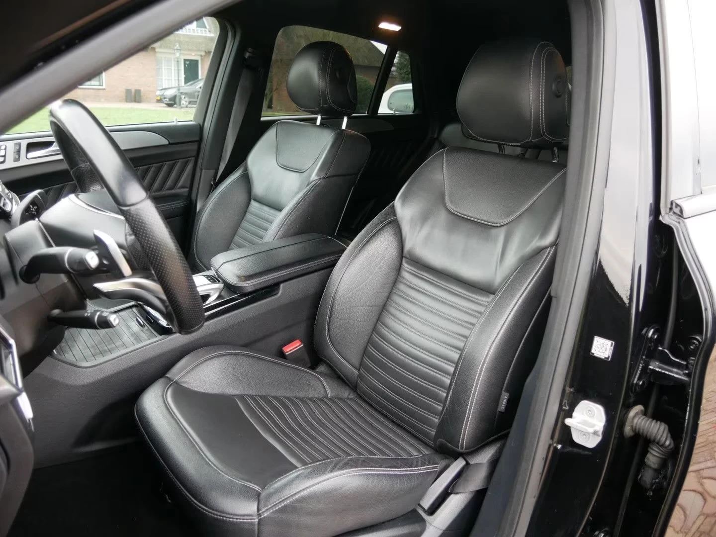 Mercedes-Benz GLE 350 AMG Line , Airmatic - изображение 10