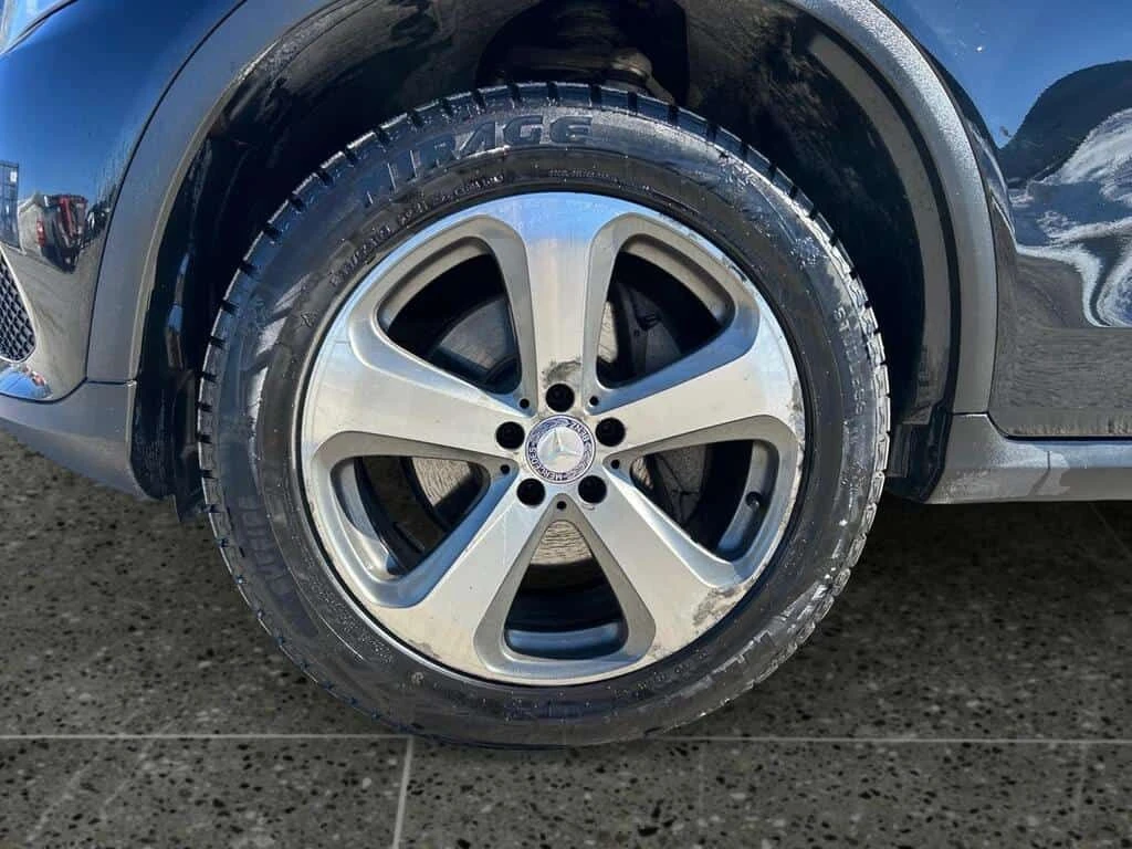 Mercedes-Benz GLC * 300 AWD | Premium Luxury SUV * CARFAX * ЦЕНА ДО , снимка 9 - Автомобили и джипове - 53866519