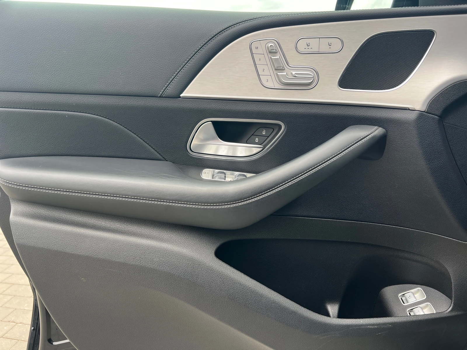 Mercedes-Benz GLE 53 4MATIC + , снимка 10 - Автомобили и джипове - 54331144