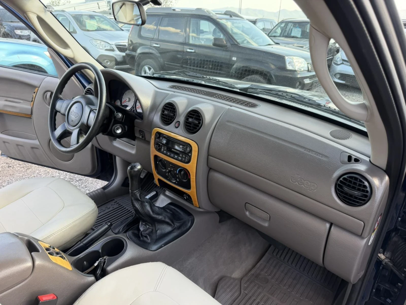 Jeep Cherokee 4х4 климатик, снимка 13 - Автомобили и джипове - 54383547
