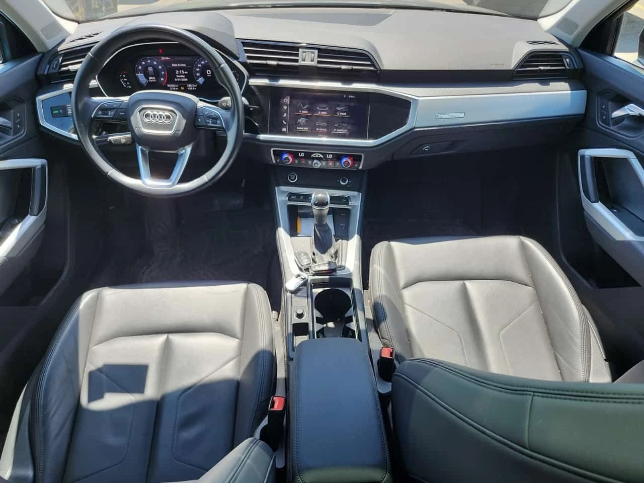 Audi Q3 * 40 TFSI PREMIUM SPORT* ГЛАВНО ПРЕДСТАВИТЕЛСТВО* , снимка 7 - Автомобили и джипове - 54763558
