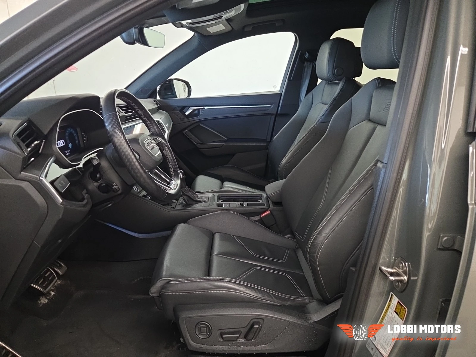 Audi Q3, снимка 5 - Автомобили и джипове - 55928884