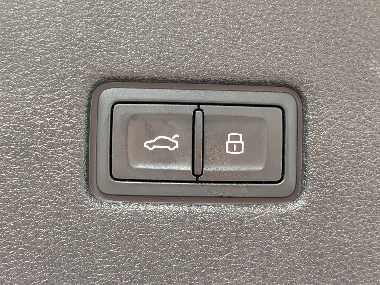 Audi RSQ8, снимка 10 - Автомобили и джипове - 56227564