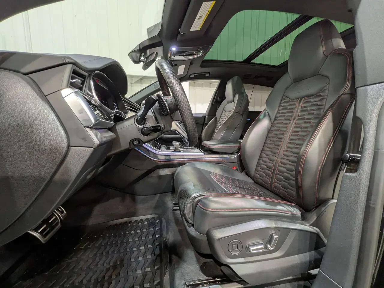 Audi RSQ8, снимка 2 - Автомобили и джипове - 56227564