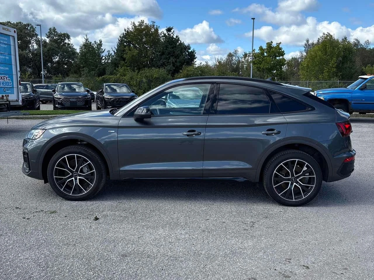 Audi Q5 * Progressiv * CARFAX * БЕЗ ПЪРВОНАЧАЛНА ВНОСКА, снимка 2 - Автомобили и джипове - 56264502