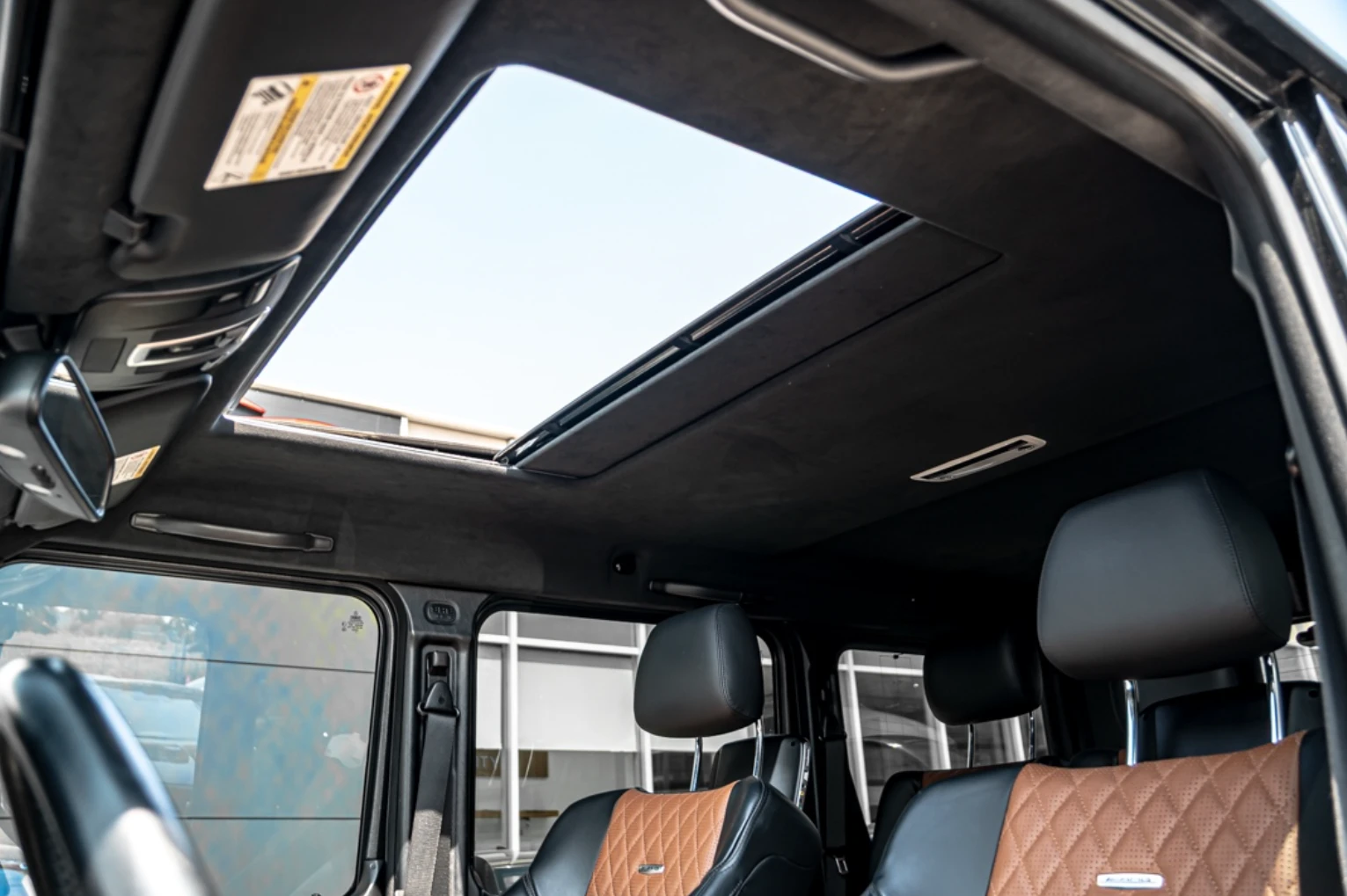 Mercedes-Benz G 63 AMG Distronic, снимка 8 - Автомобили и джипове - 56294481
