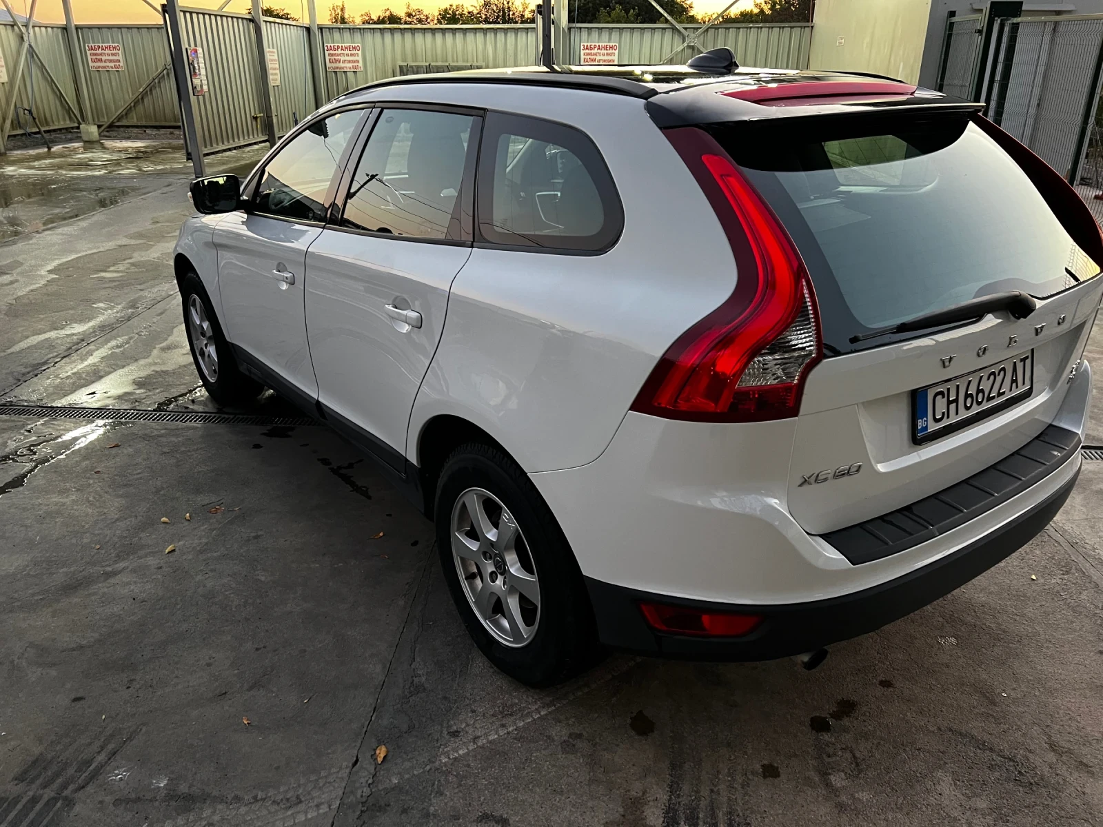 Volvo XC60 2.4D 4x4, снимка 6 - Автомобили и джипове - 56487591