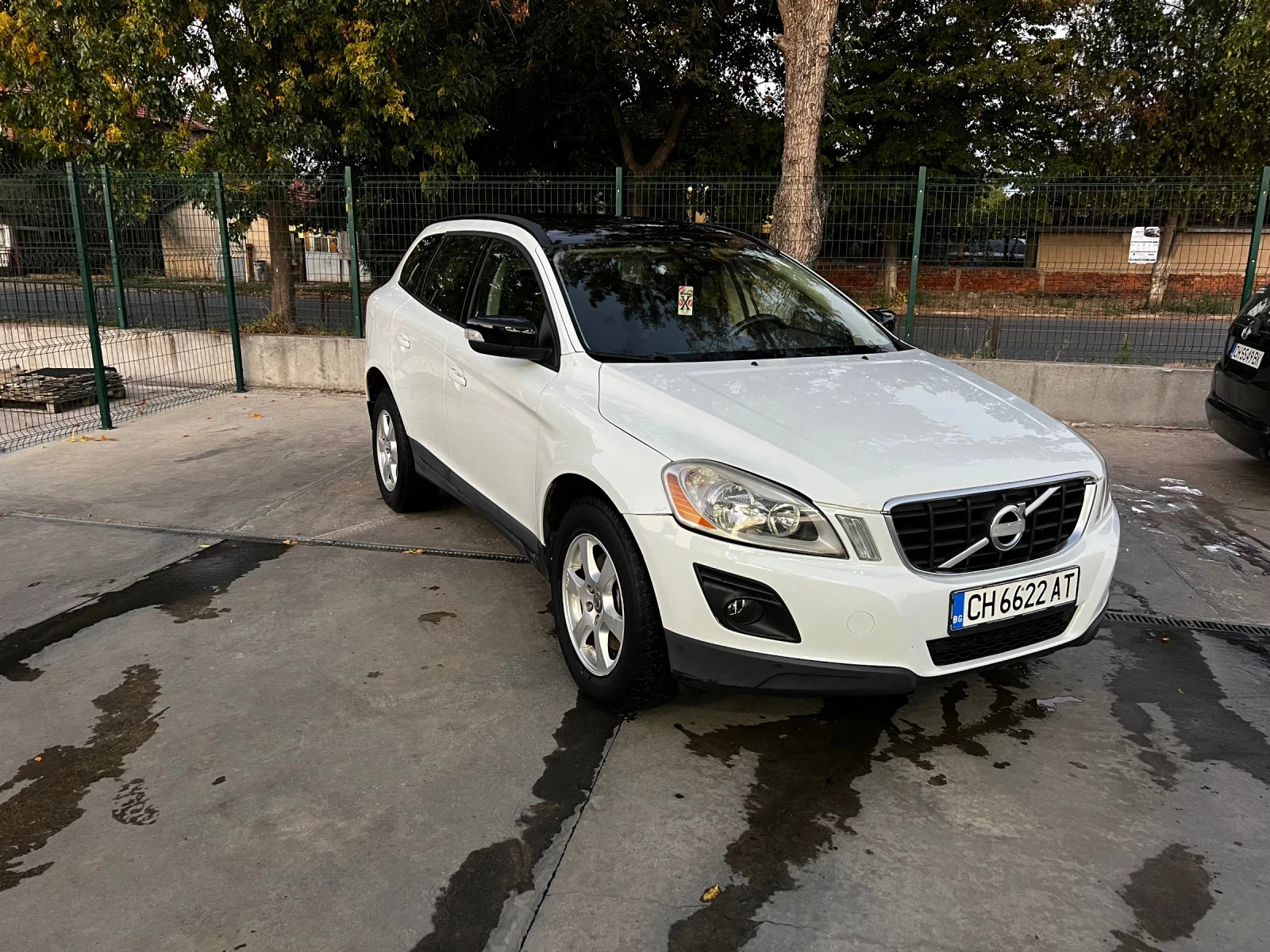 Volvo XC60 2.4D 4x4, снимка 3 - Автомобили и джипове - 56487591