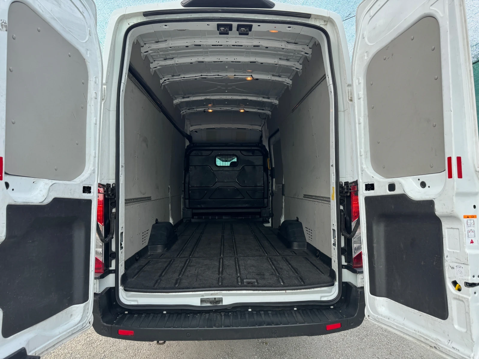 Ford Transit TREND 350 EF 2.0 TDCi 170 кс EURO 6 MAXI - изображение 7