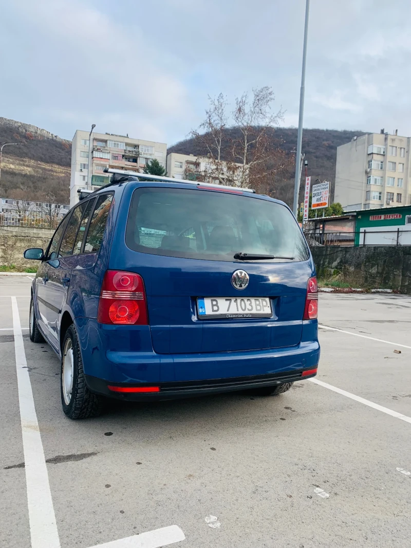 VW Touran, снимка 5 - Автомобили и джипове - 48358202