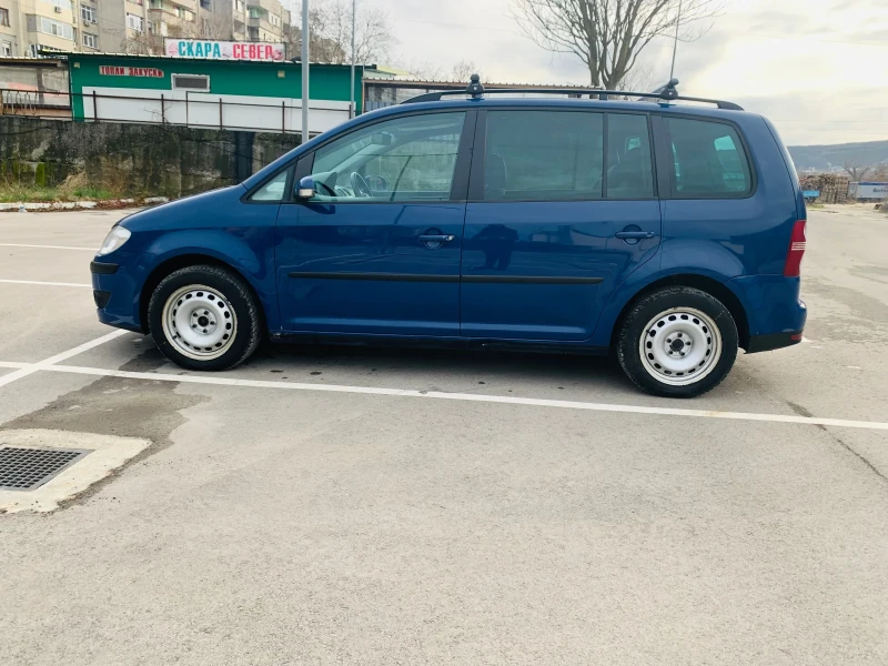 VW Touran, снимка 4 - Автомобили и джипове - 48358202