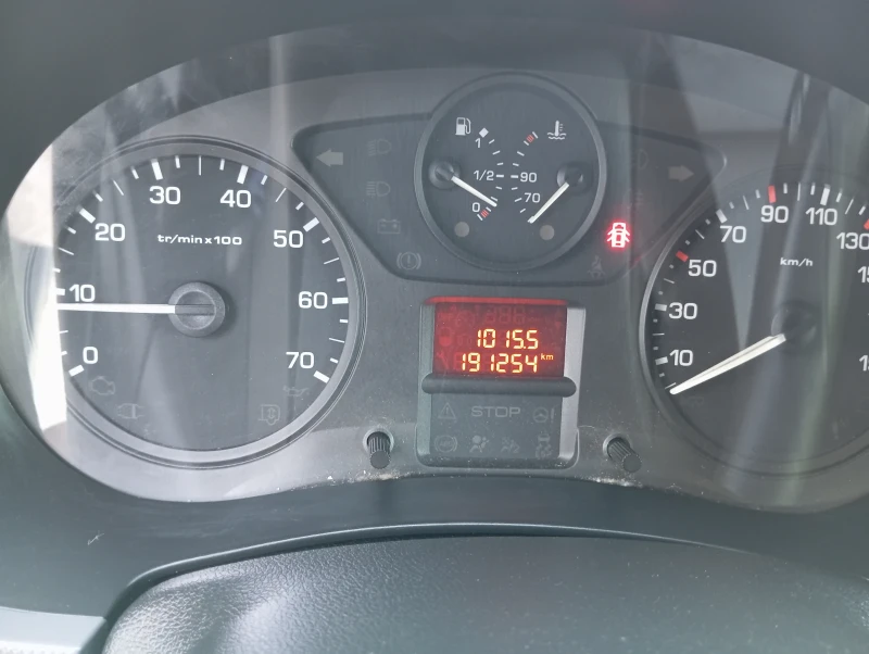 Peugeot Partner 1.6 hdi ЛИЗИНГ , снимка 10 - Автомобили и джипове - 50777542