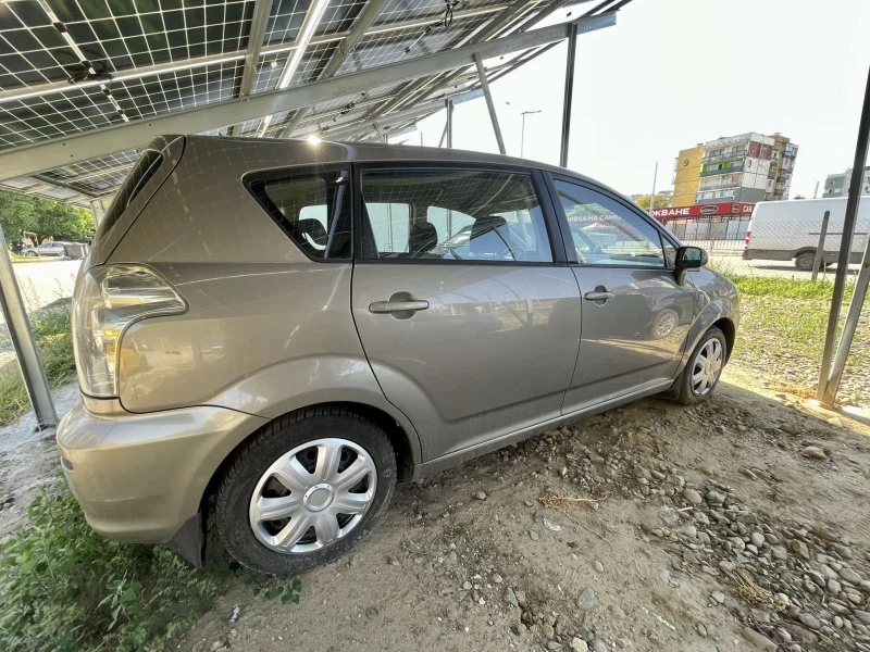 Toyota Corolla verso 2.0d 116 кс., снимка 8 - Автомобили и джипове - 51918603