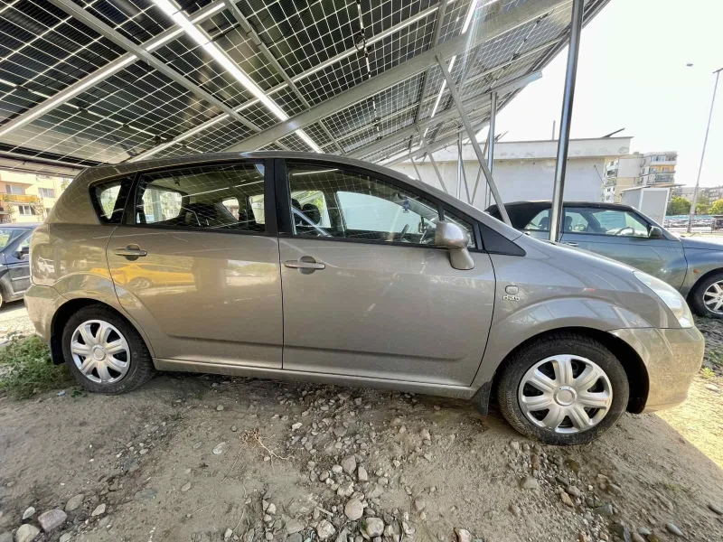 Toyota Corolla verso 2.0d 116 кс., снимка 10 - Автомобили и джипове - 51918603