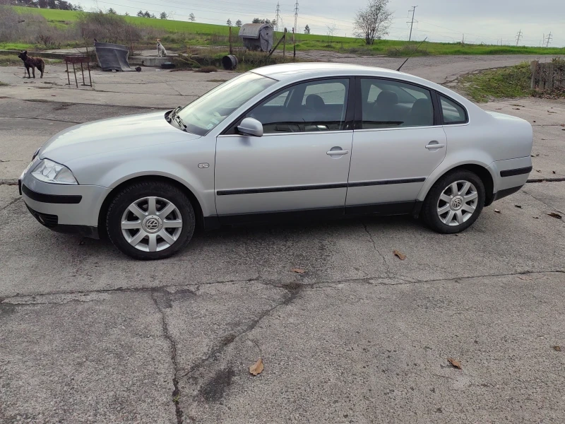 VW Passat, снимка 2 - Автомобили и джипове - 52686602