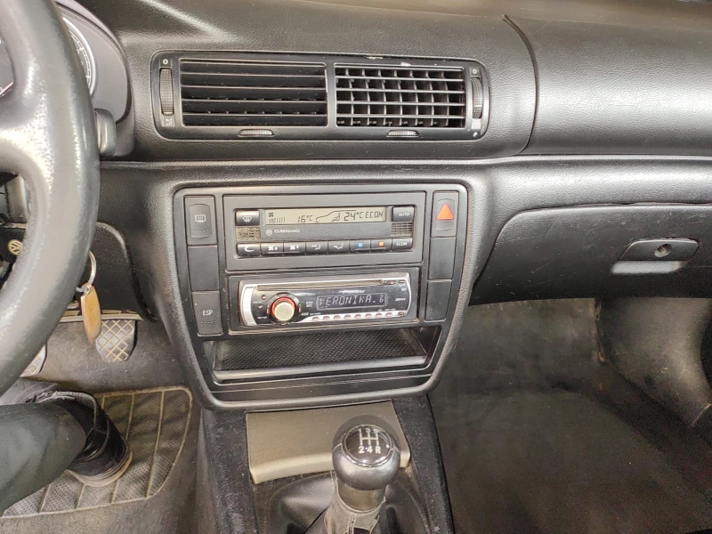 VW Passat, снимка 12 - Автомобили и джипове - 52686602