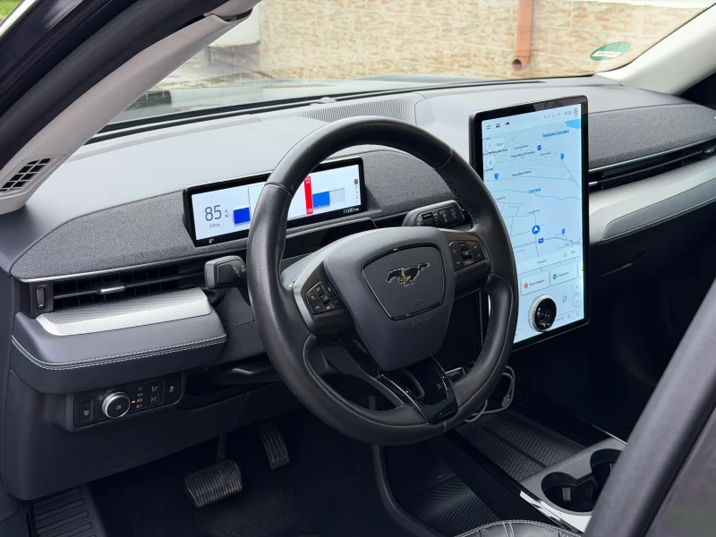 Ford Mustang Mach-E, снимка 12 - Автомобили и джипове - 53292458