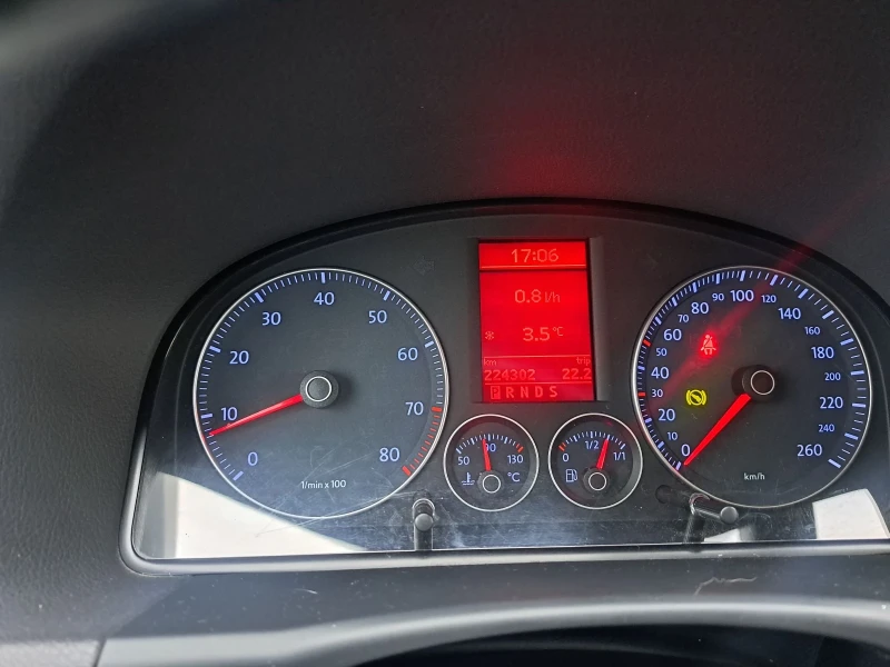 VW Touran CROSS 1.4 170к.с., снимка 14 - Автомобили и джипове - 53375017