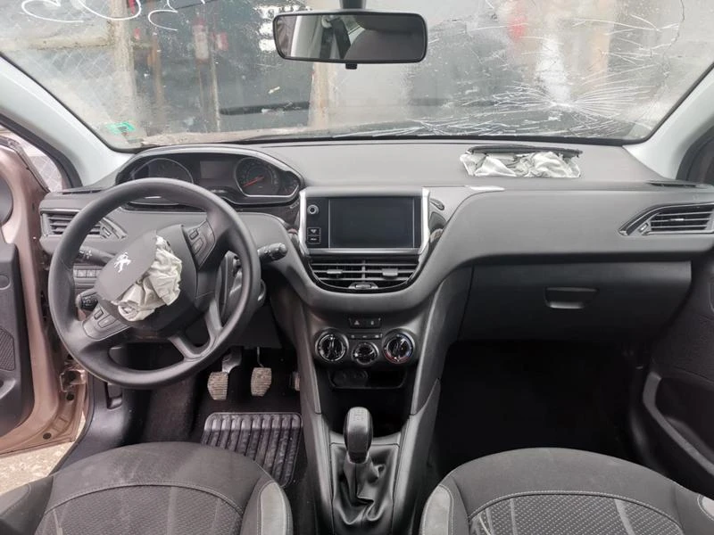 Peugeot 208 1.4hdi, снимка 5 - Автомобили и джипове - 28368567