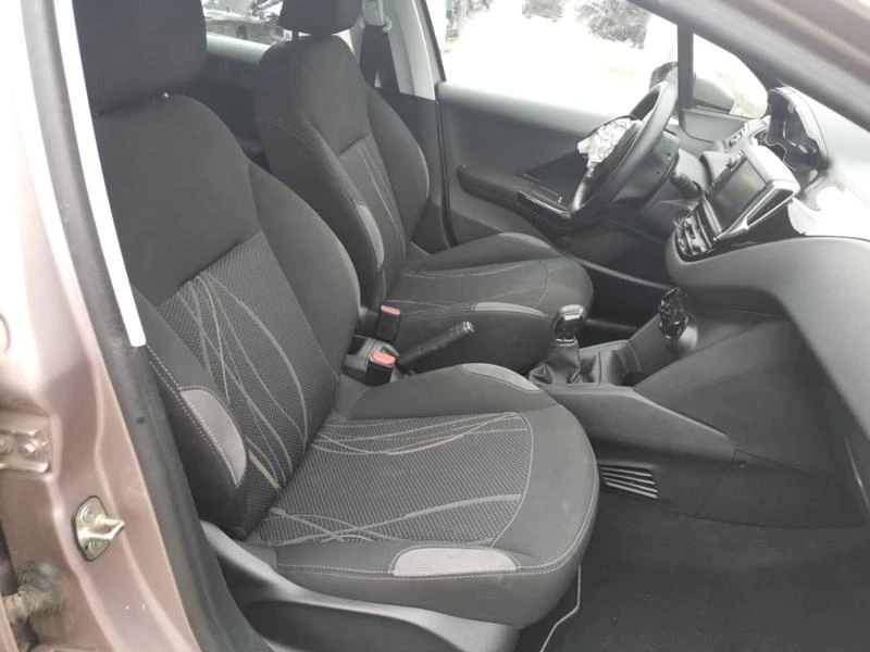 Peugeot 208 1.4hdi, снимка 7 - Автомобили и джипове - 28368567