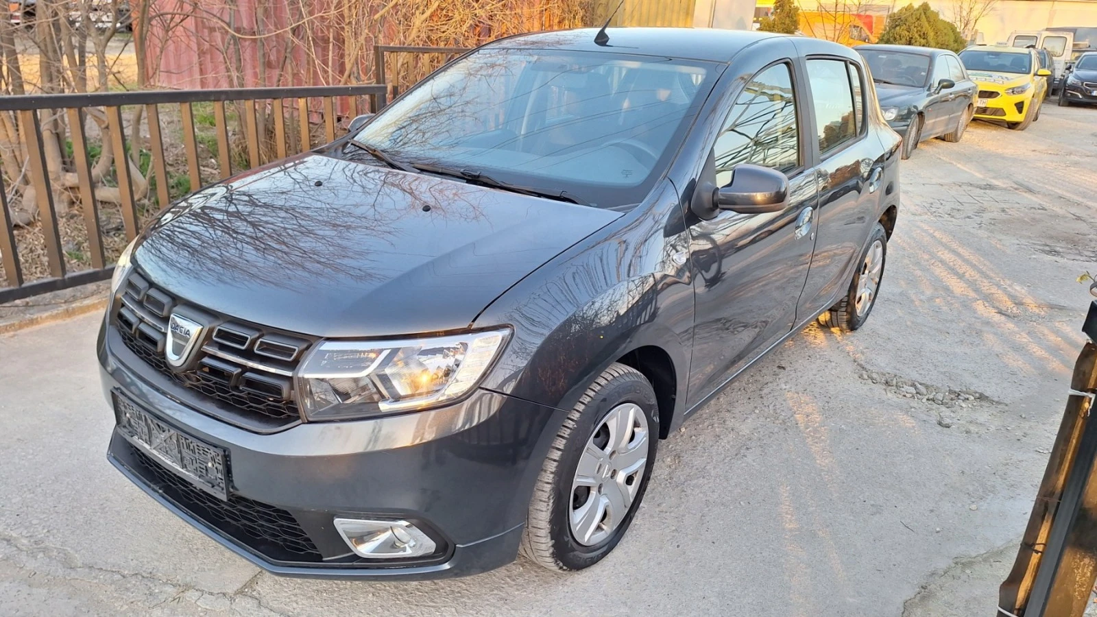 Dacia Sandero 1.0 - изображение 3