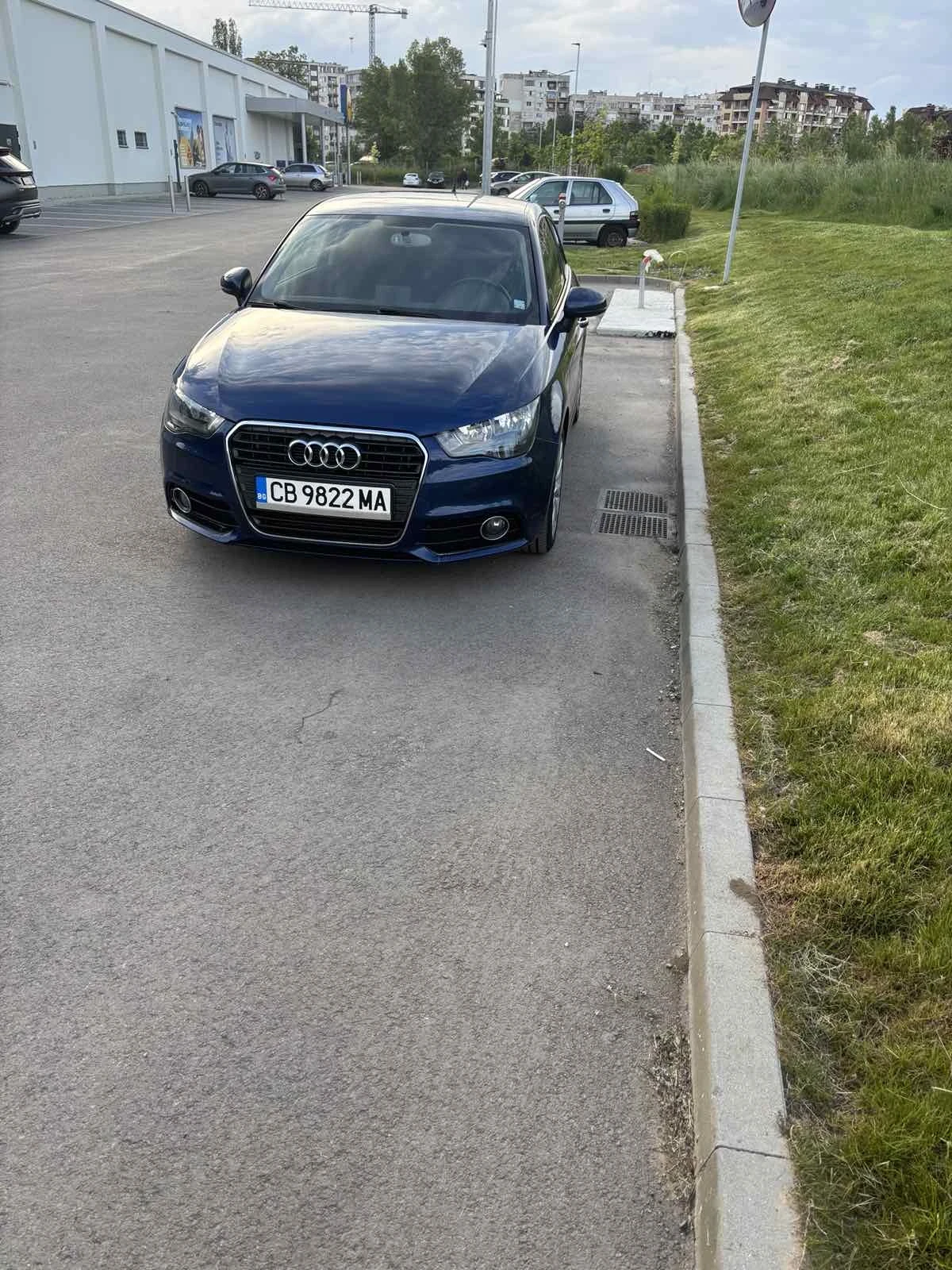 Audi A1 1.6 TDI Перфектна, с пълна сервизна история, снимка 4 - Автомобили и джипове - 54591176
